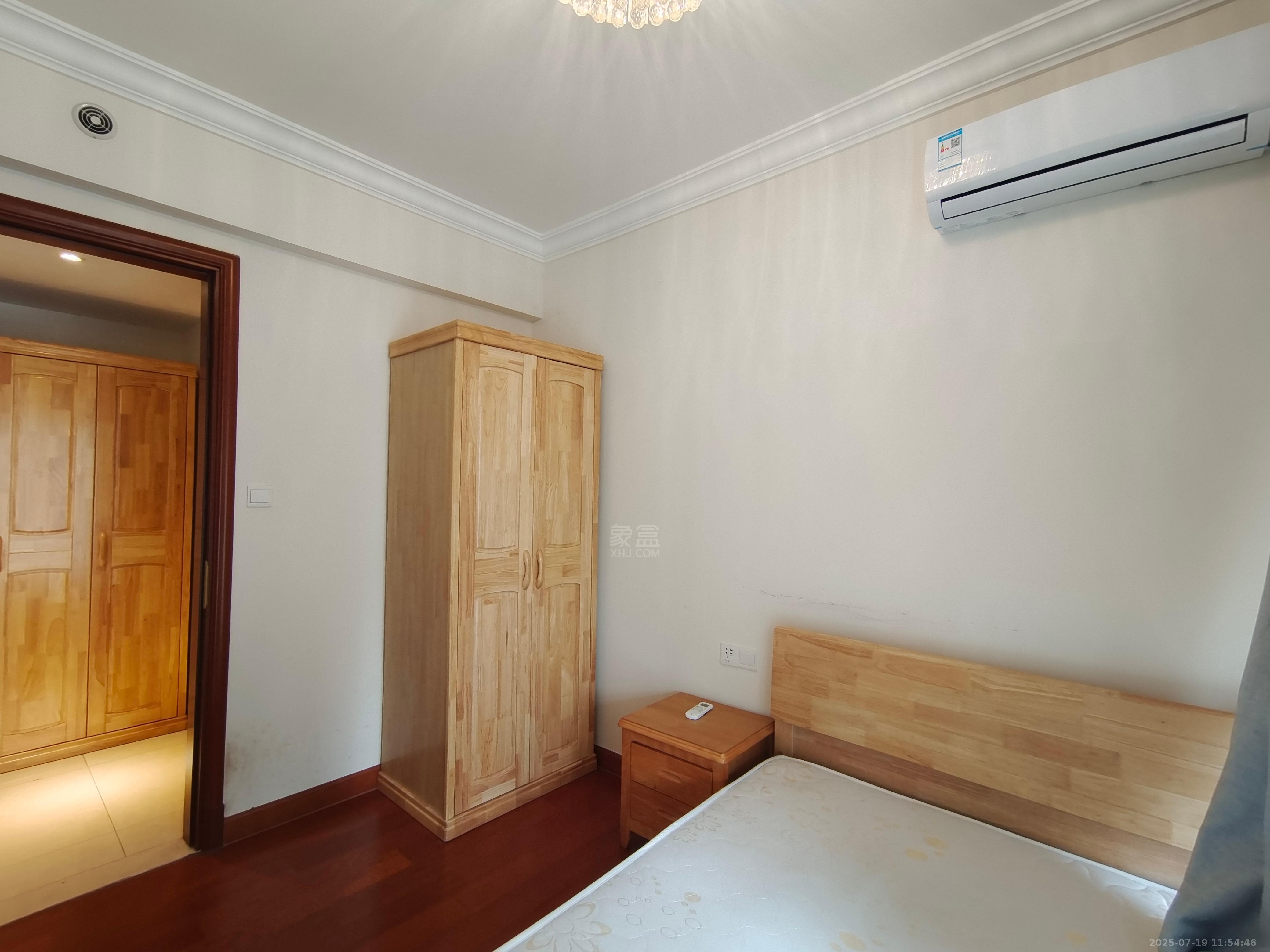 恒大华府 3室2厅1卫 2000.0元/月 恒大华府 3室2厅1卫 2000.0元/月室内图