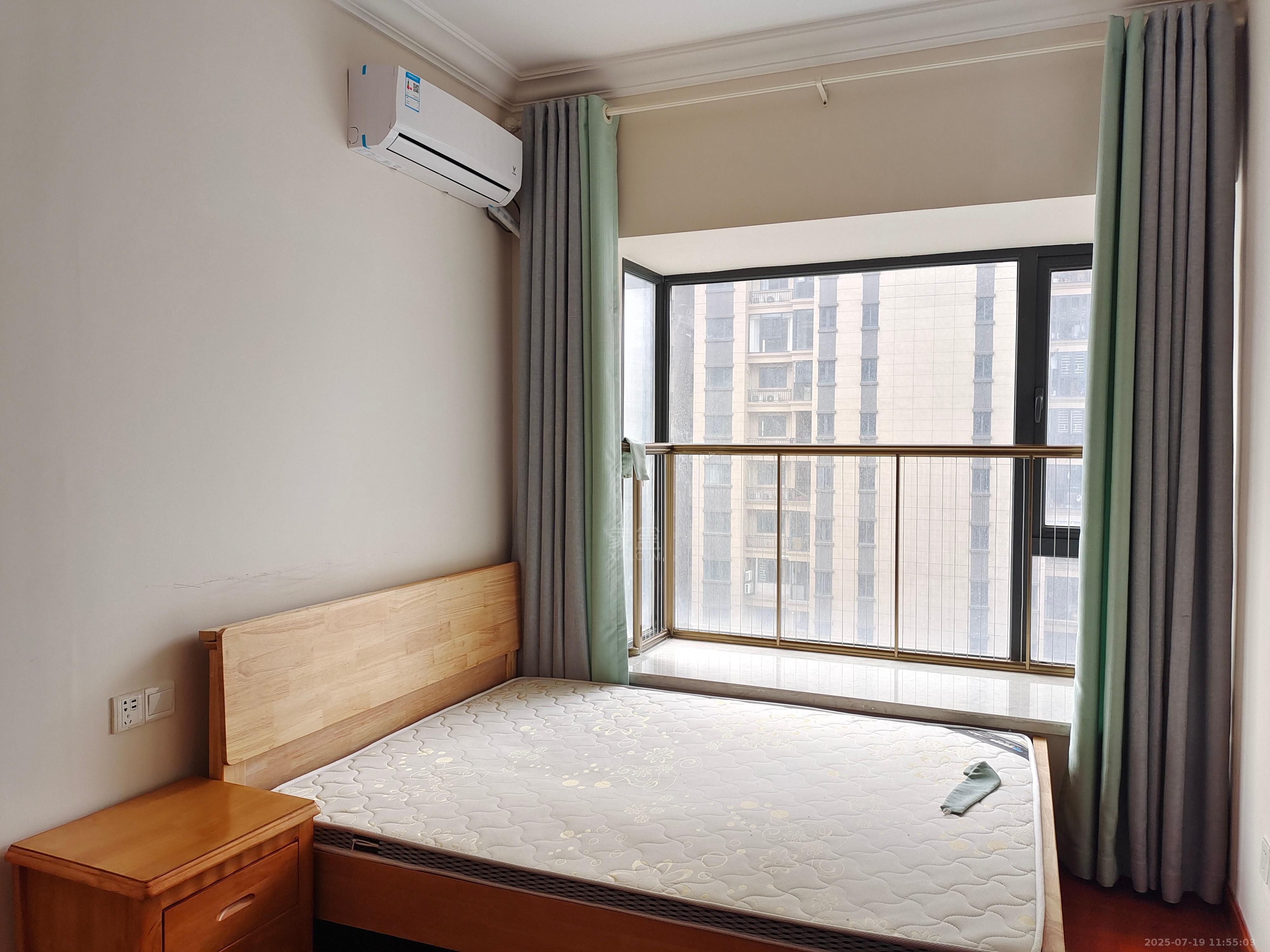 恒大华府 3室2厅1卫 2000.0元/月 恒大华府 3室2厅1卫 2000.0元/月室内图