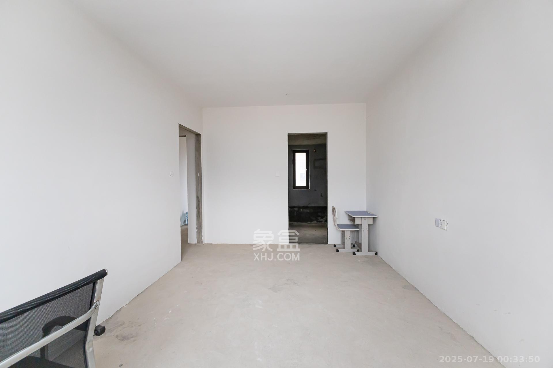 龙湖璟宸原著(龙湖紫宸) 3室2厅2卫 95.0万 龙湖璟宸原著(龙湖紫宸) 3室2厅2卫 95.0万卧室