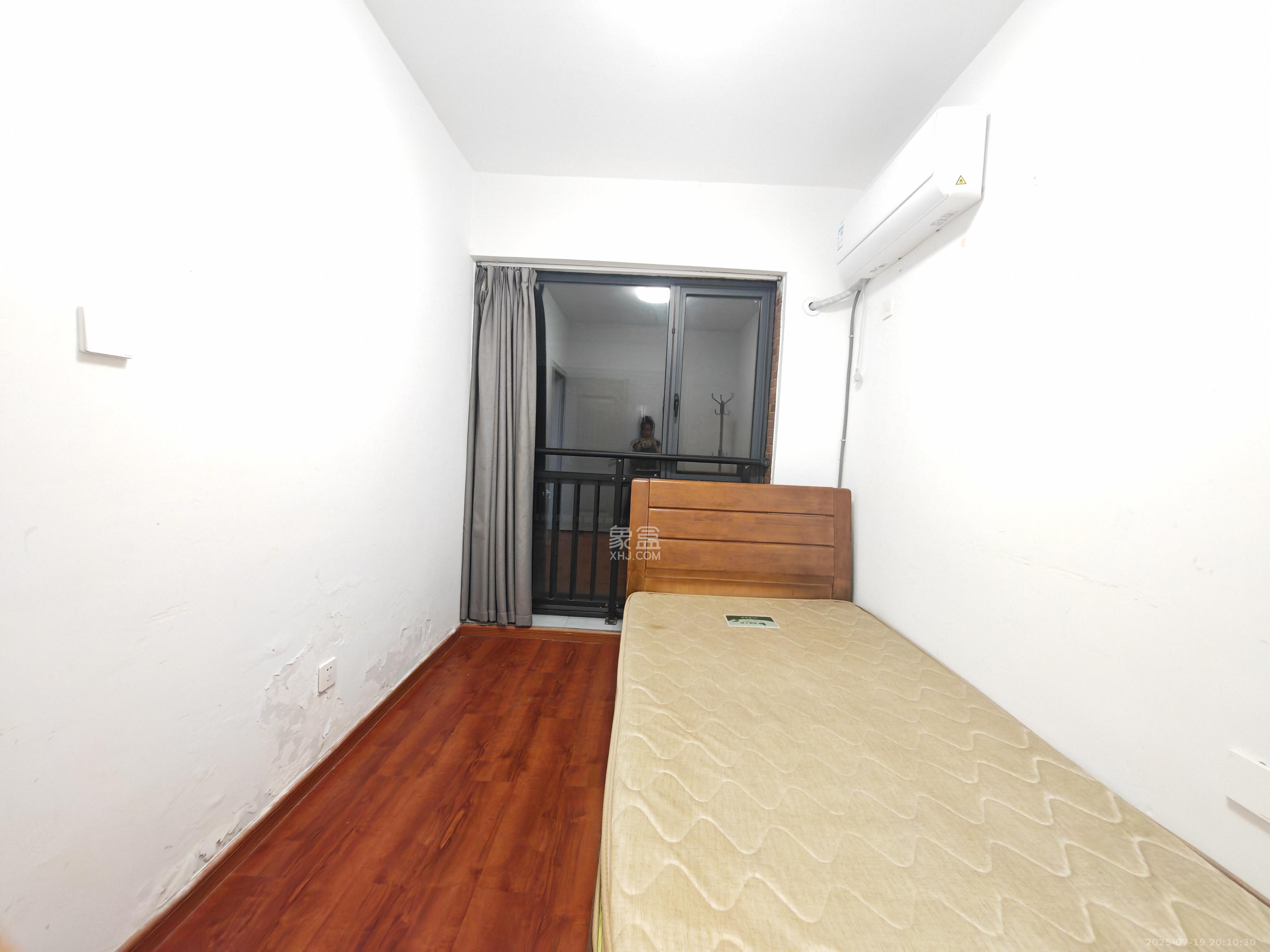 东业上城嘉苑(晟悦国际)  3室2厅1卫    1800.0元/月 东业上城嘉苑(晟悦国际)  3室2厅1卫    1800.0元/月室内图