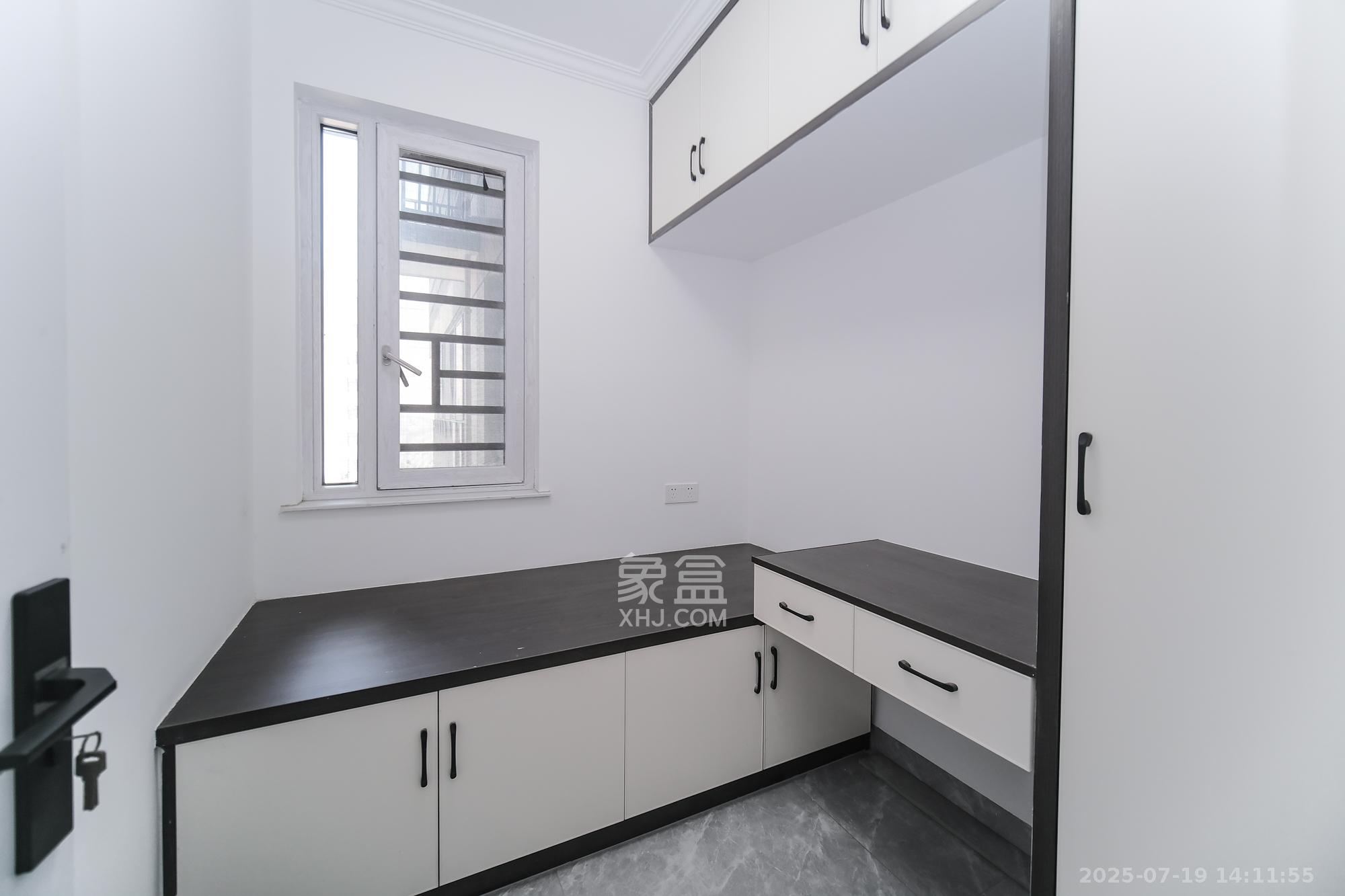 和悦城(蟠龙景苑)  3室2厅1卫    67.0万 和悦城(蟠龙景苑)  3室2厅1卫    67.0万卧室