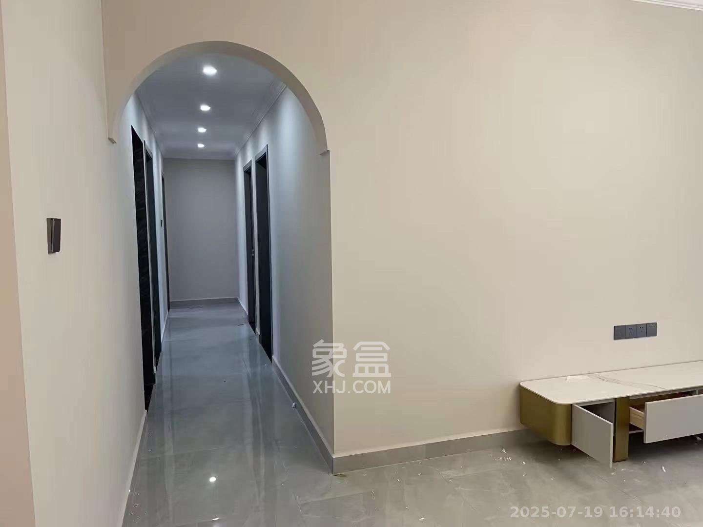 天翼花园(中国电信单位房) 4室2厅1卫 4500.0元/月 天翼花园(中国电信单位房) 4室2厅1卫 4500.0元/月室内图