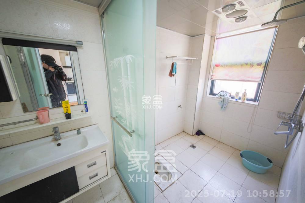 湘府东苑  3室2厅2卫    2600.0元/月室内图