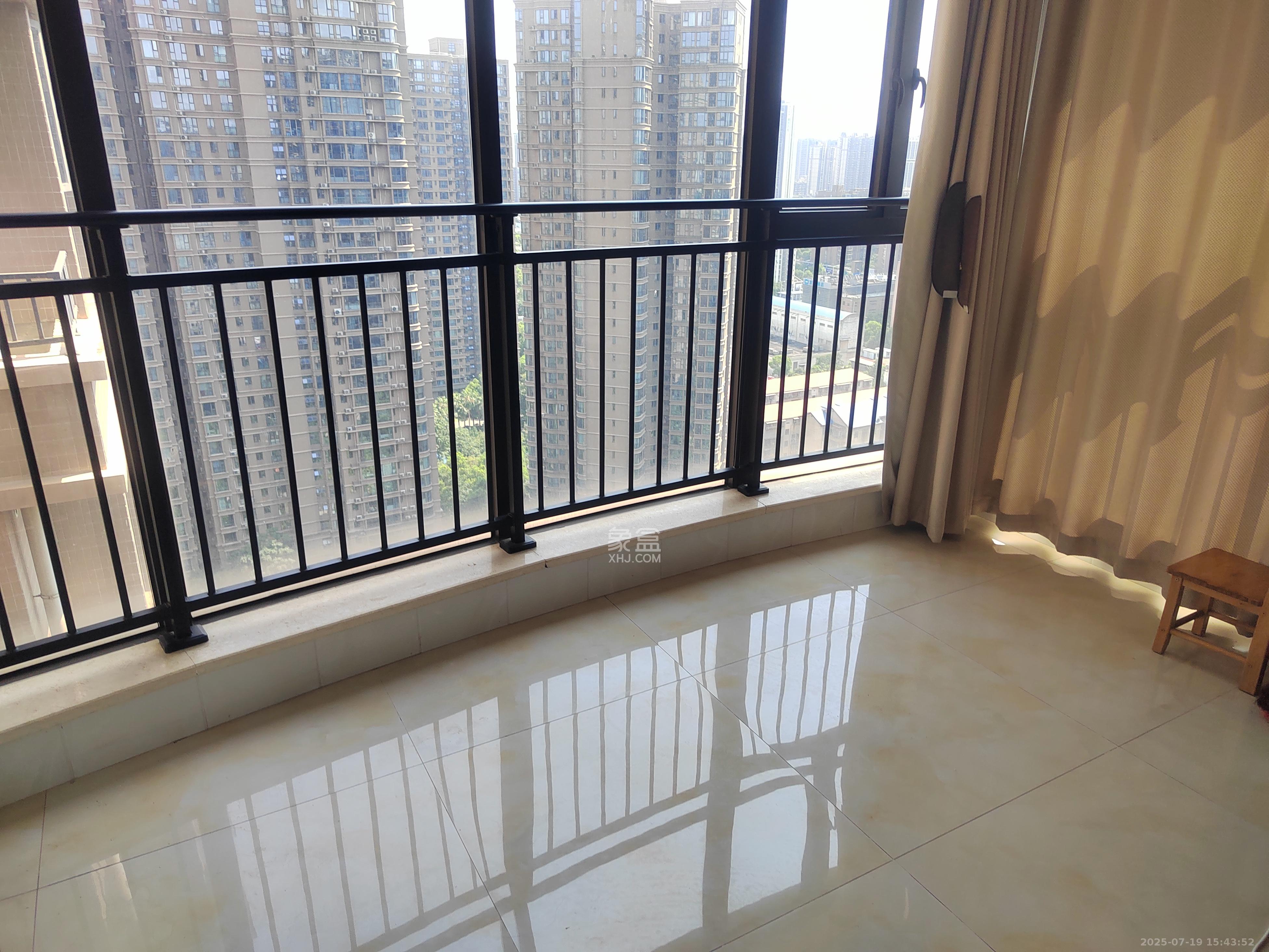 湘域熙岸 3室2厅2卫 4000.0元/月 湘域熙岸 3室2厅2卫 4000.0元/月室内图