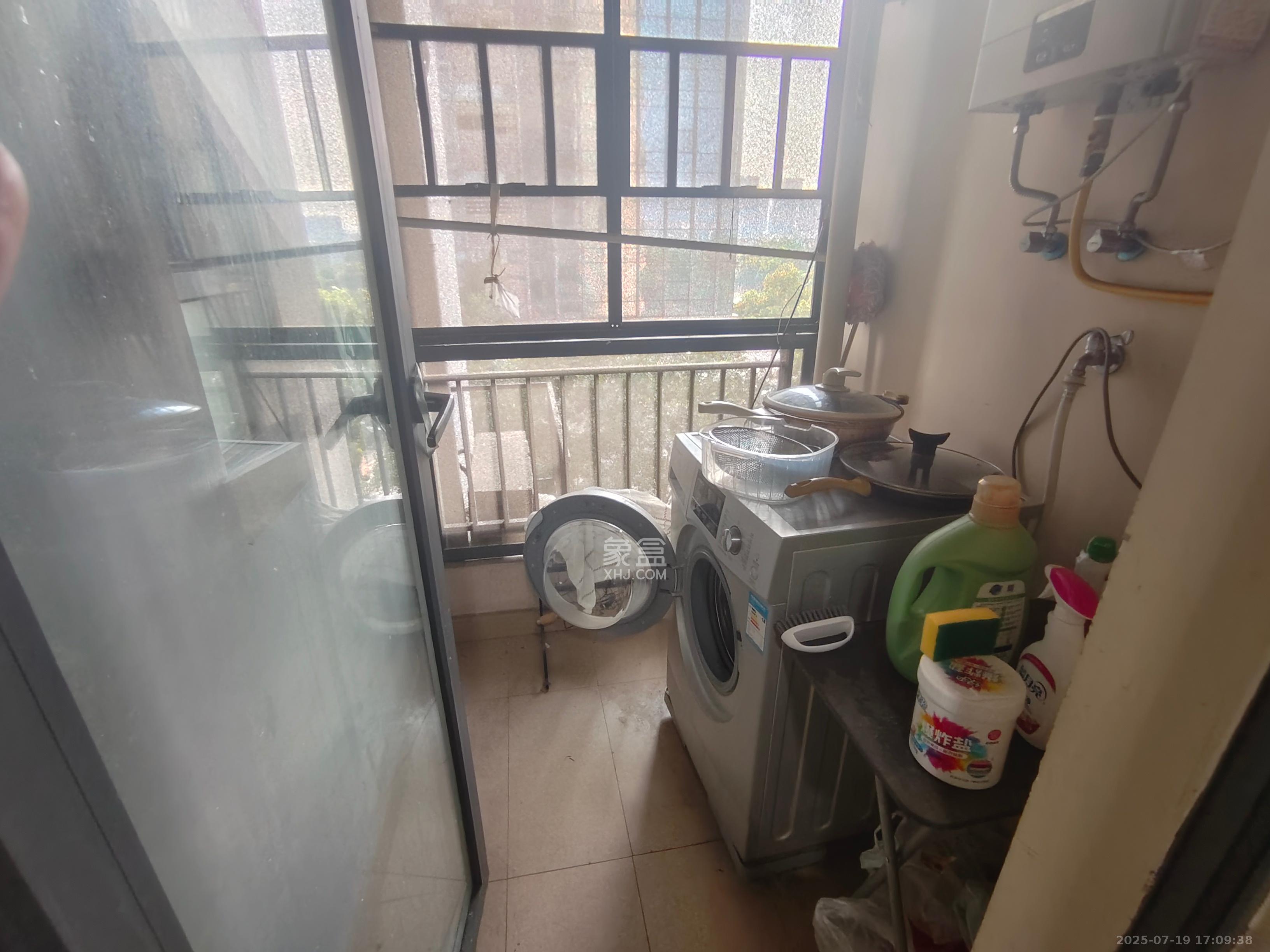 佳兆业时代广场  3室2厅2卫   2700.00元/月室内图