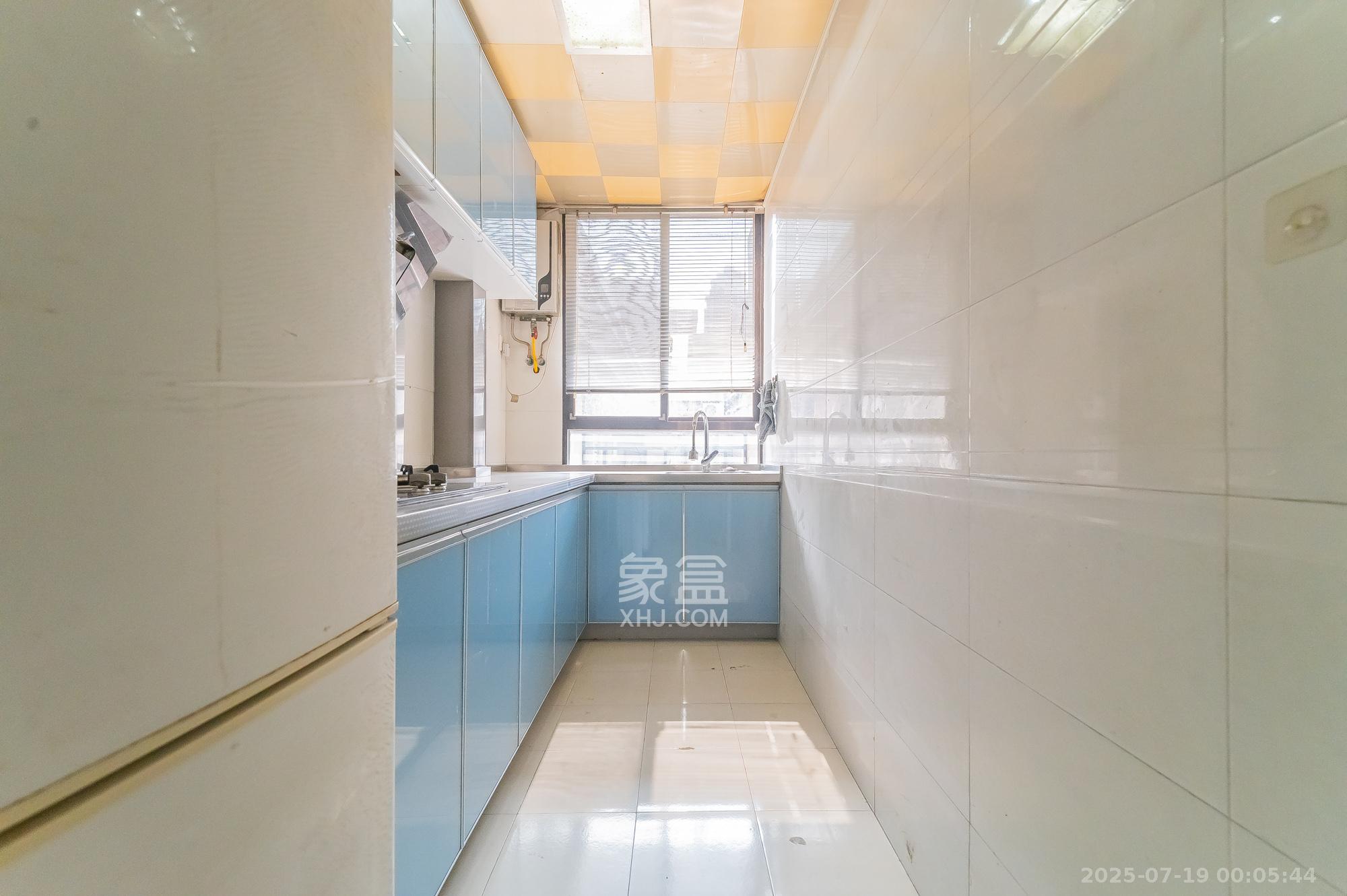 华润凤凰城一期  3室2厅1卫    53.0万厨房