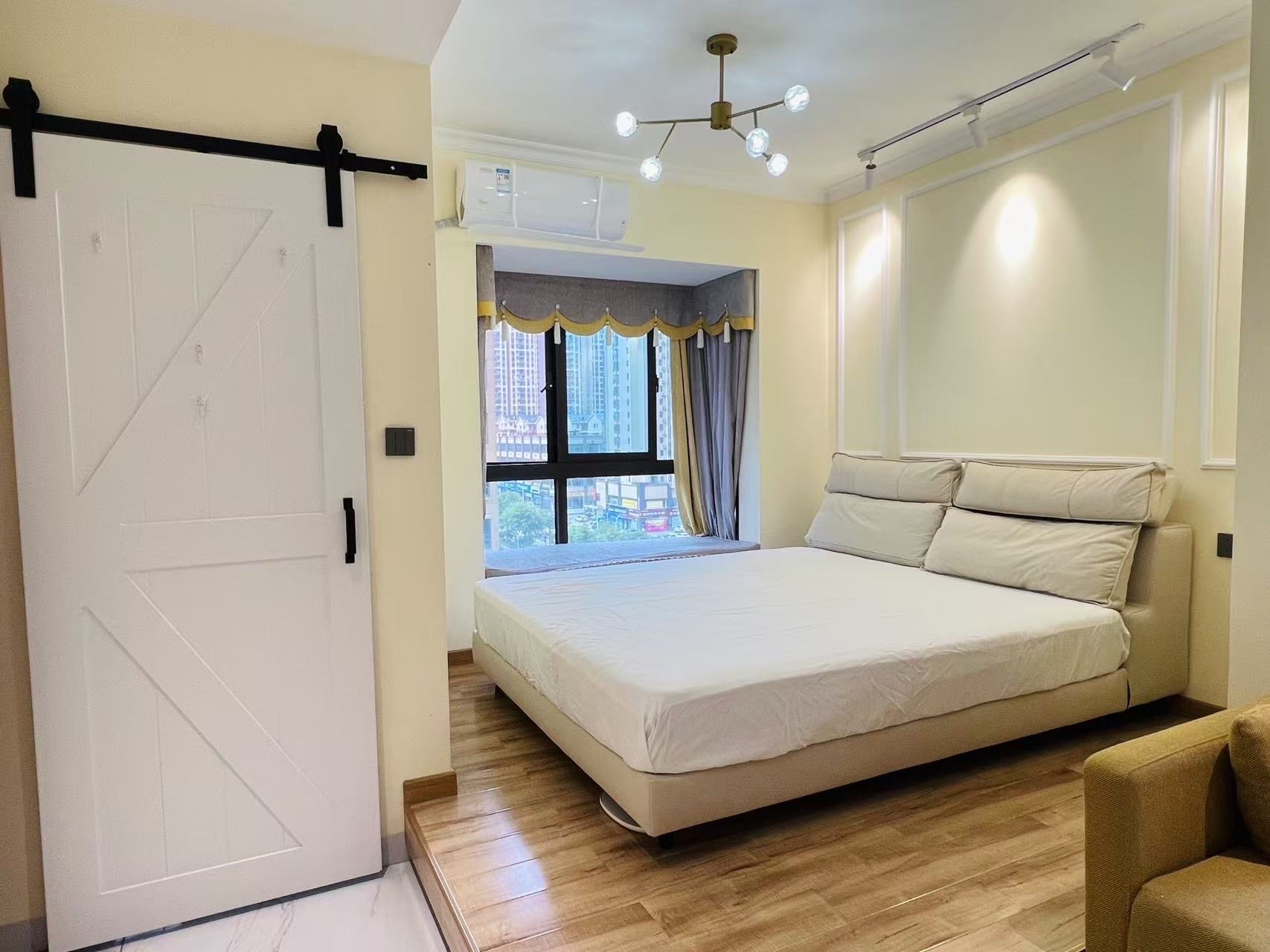 英伦首府金域豪廷 1室1厅1卫 1800.0元/月 英伦首府金域豪廷 1室1厅1卫 1800.0元/月室内图