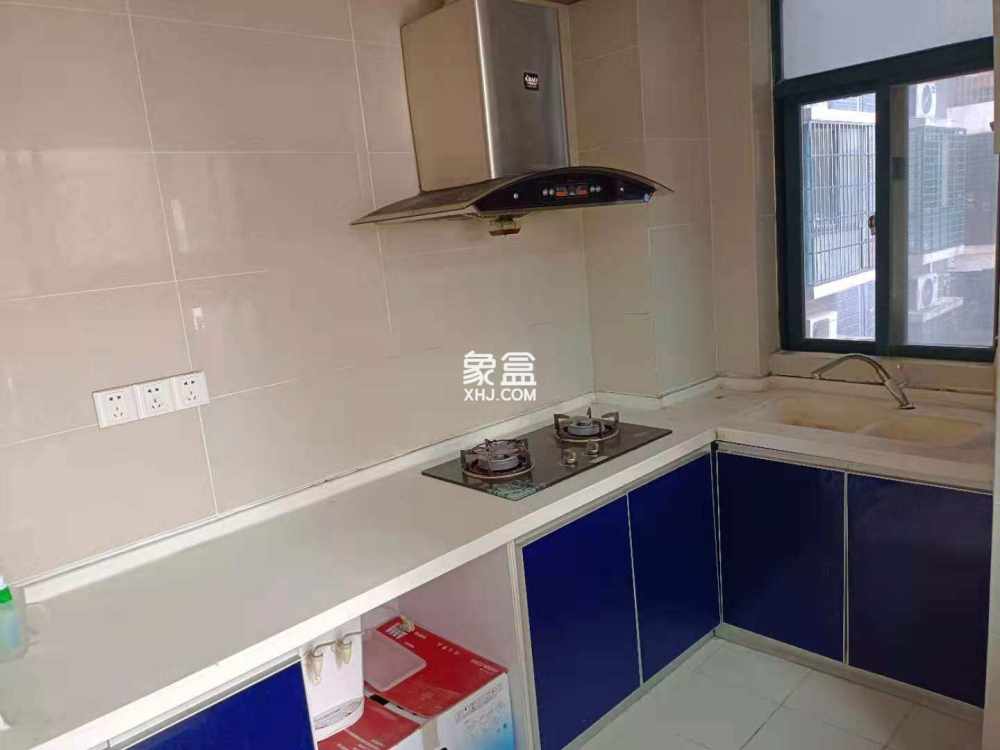 华荣府 3室2厅2卫 3000.0元/月 华荣府 3室2厅2卫 3000.0元/月室内图