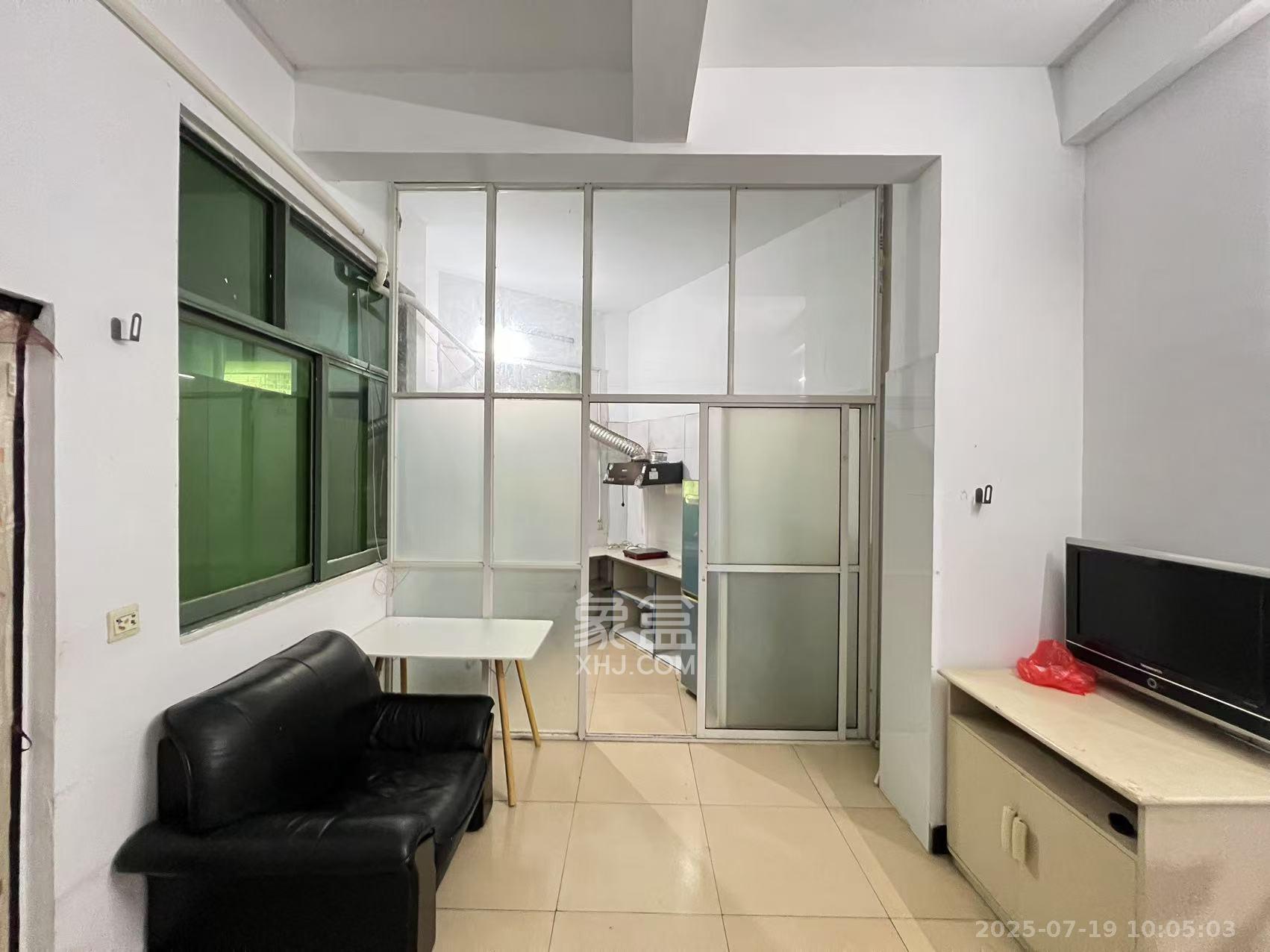 颐美园 1室1厅1卫 1200.0元/月 颐美园 1室1厅1卫 1200.0元/月室内图