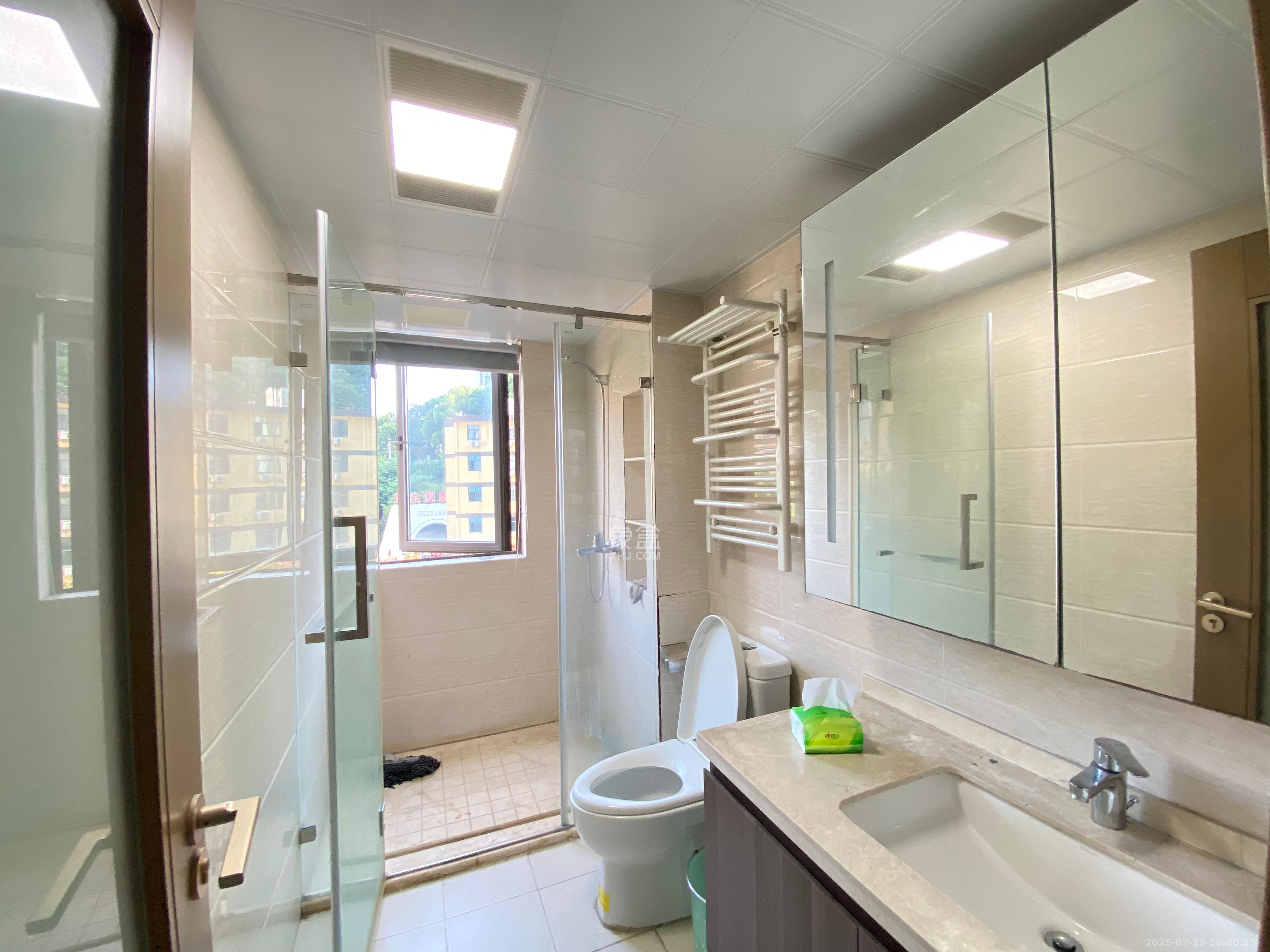 鑫苑芙蓉鑫家  3室2厅2卫    2500.0元/月 鑫苑芙蓉鑫家  3室2厅2卫    2500.0元/月室内图