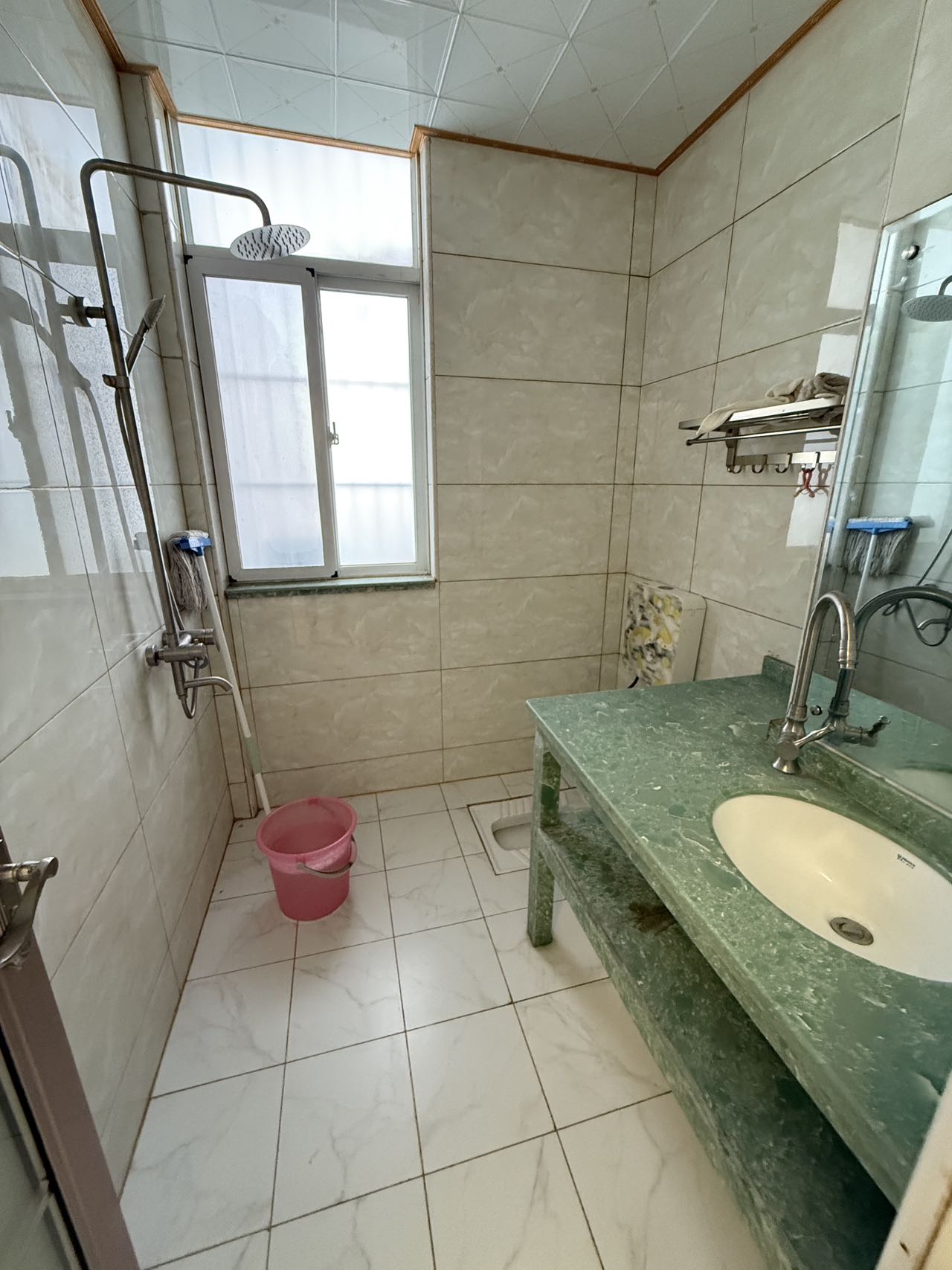 阳光西海岸三期南区(白云公寓(洋房区) 3室2厅2卫 160.0万 阳光西海岸三期南区(白云公寓(洋房区) 3室2厅2卫 160.0万客厅