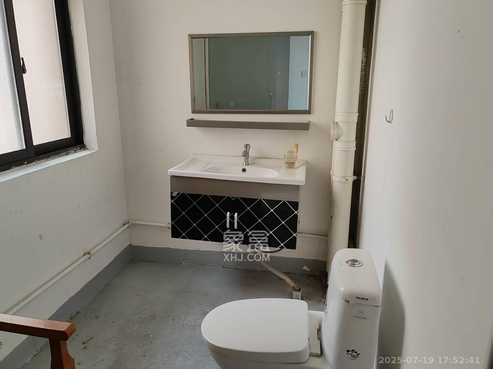 德润小区(丰升德润小区) 2室1厅1卫 2000.0元/月 德润小区(丰升德润小区) 2室1厅1卫 2000.0元/月室内图