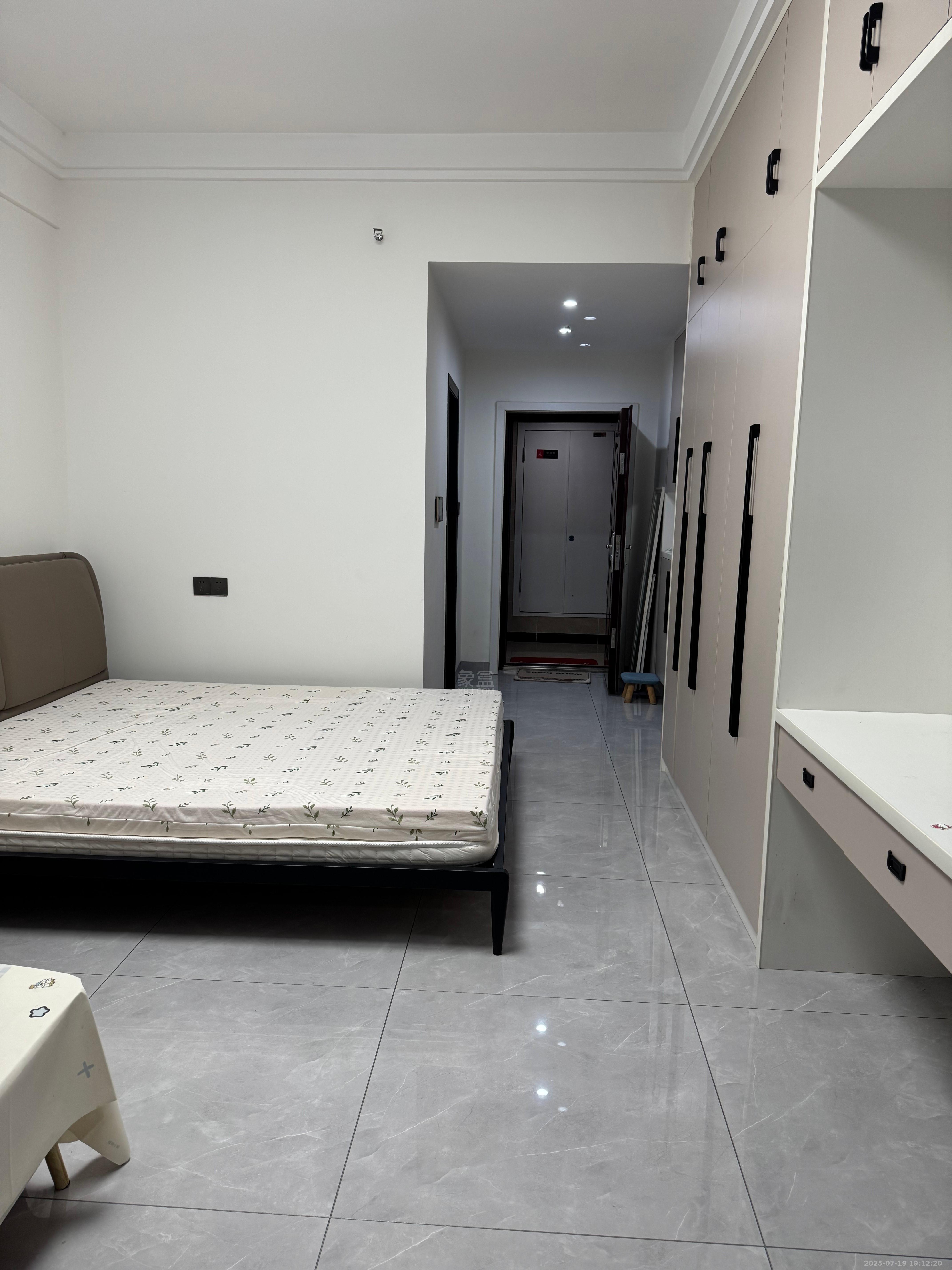 中泰财富湘江 1室1厅1卫 1300.0元/月 中泰财富湘江 1室1厅1卫 1300.0元/月室内图