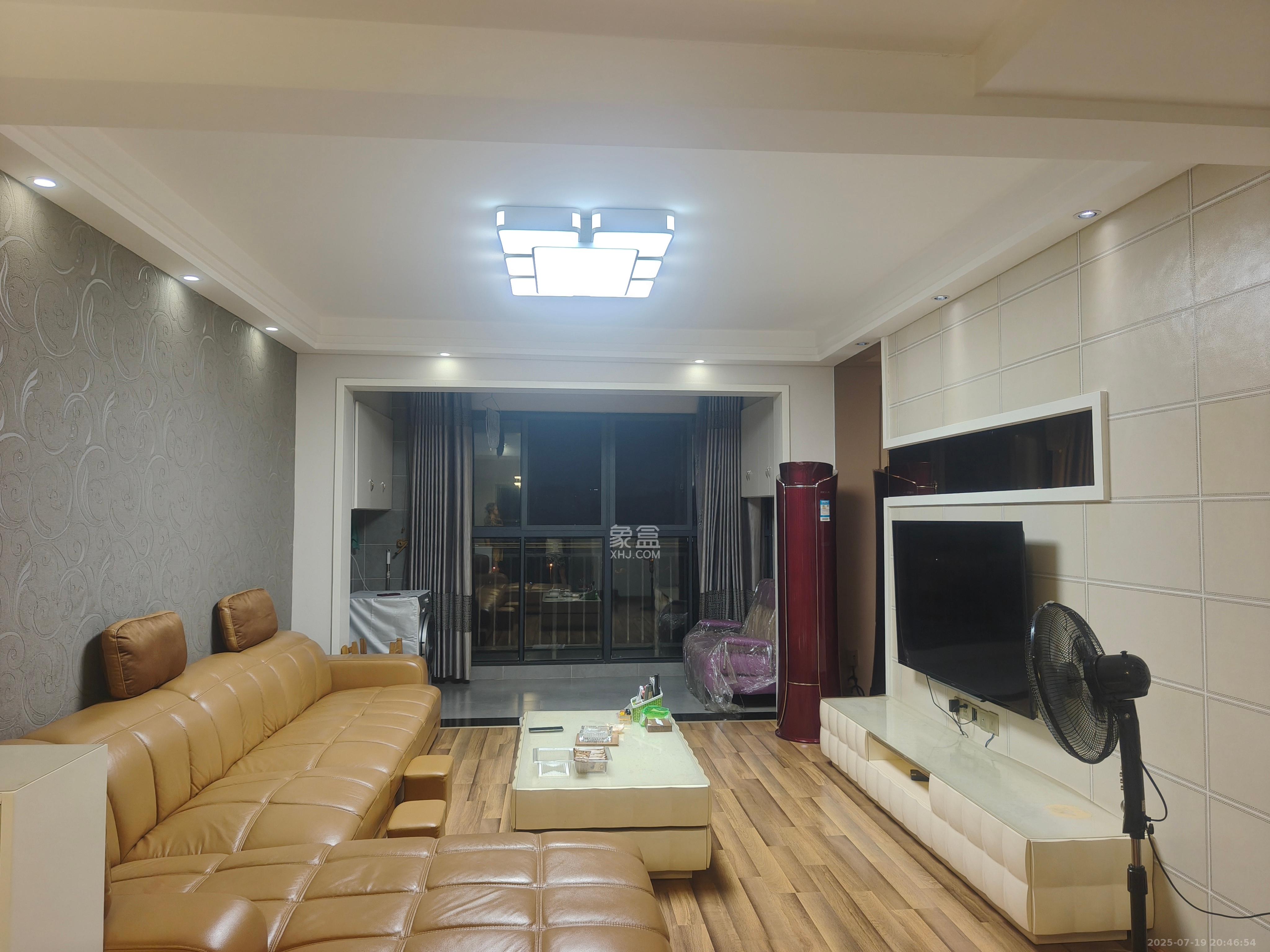 卓越蔚蓝海岸二期 3室2厅2卫 3600.0元/月 卓越蔚蓝海岸二期 3室2厅2卫 3600.0元/月室内图