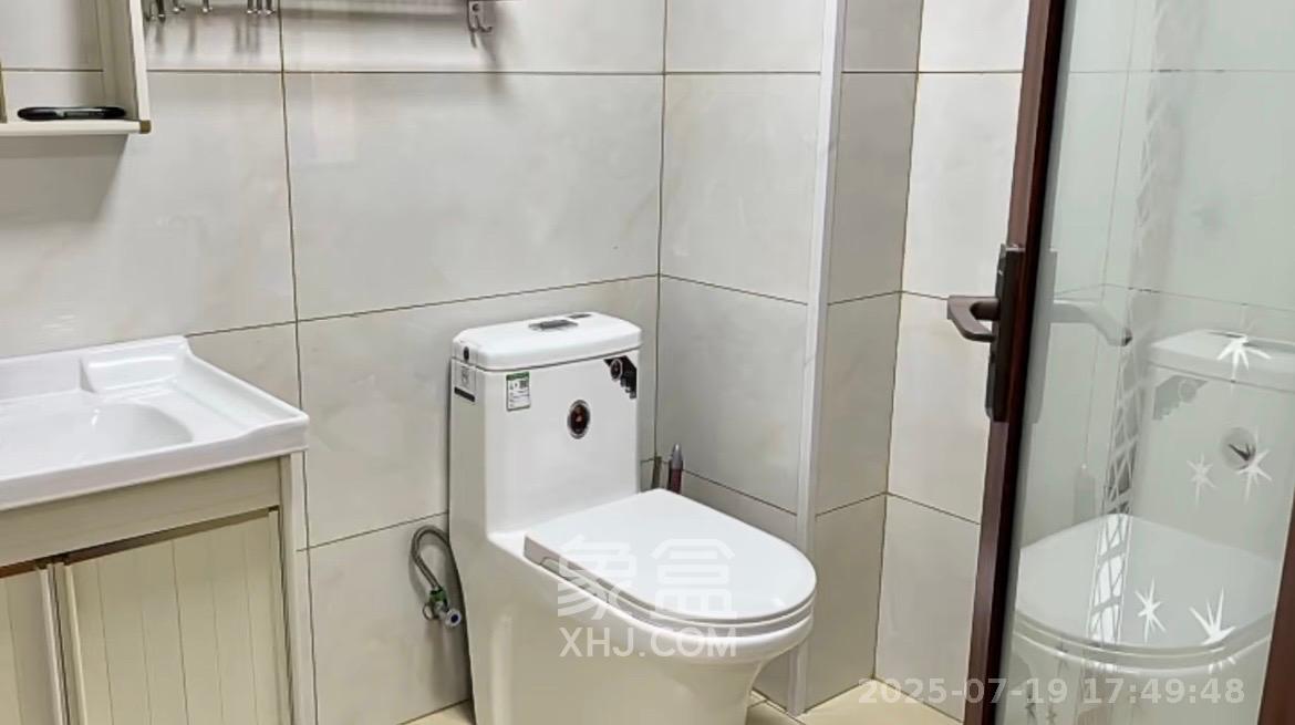 恒大名都  3室2厅1卫   1800.00元/月室内图