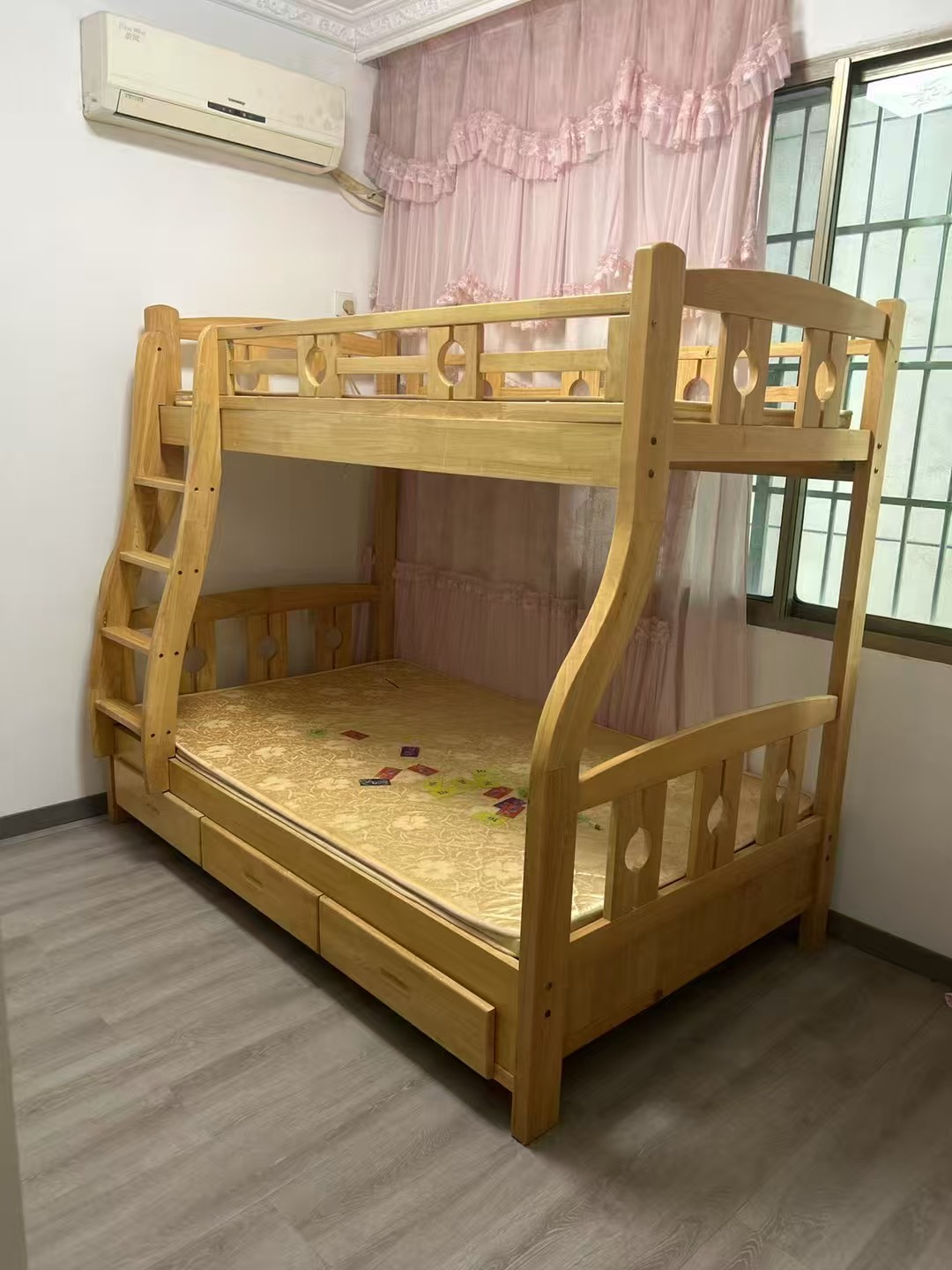 天宇花苑  3室2厅2卫   1500.00元/月室内图