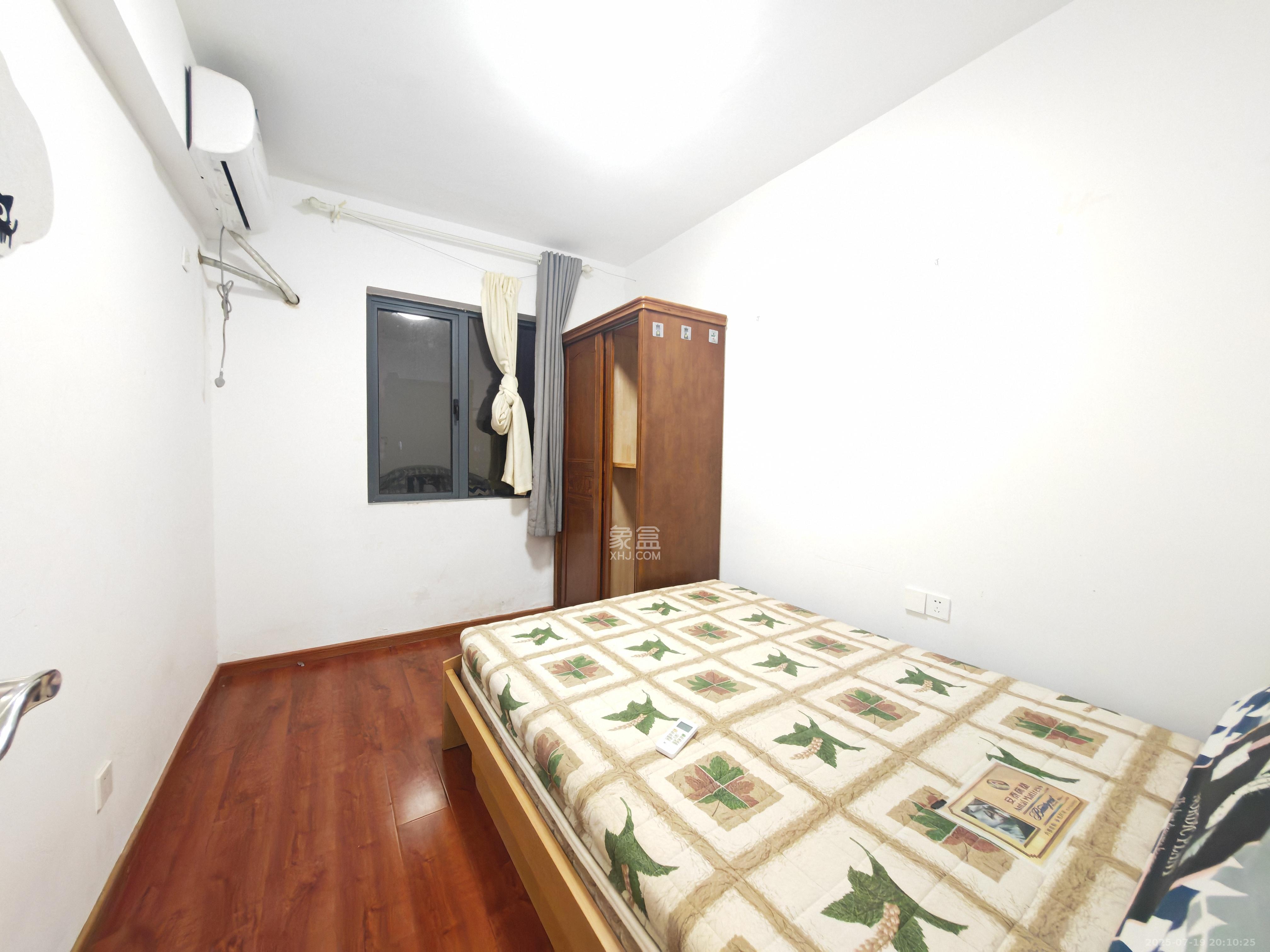 东业上城嘉苑(晟悦国际)  3室2厅1卫    1800.0元/月 东业上城嘉苑(晟悦国际)  3室2厅1卫    1800.0元/月室内图