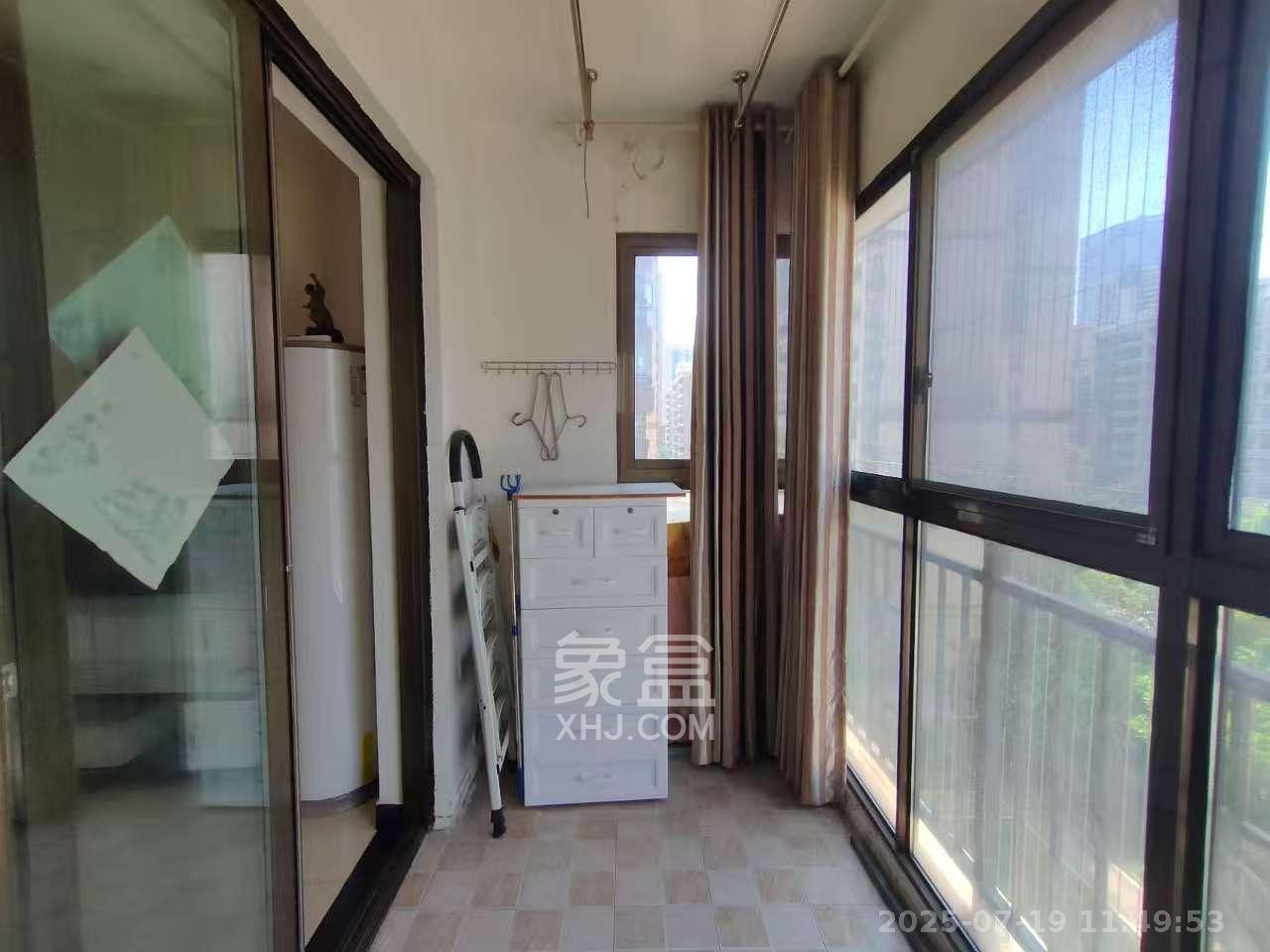 江山帝景雅典  3室1厅1卫    1800.0元/月 江山帝景雅典  3室1厅1卫    1800.0元/月