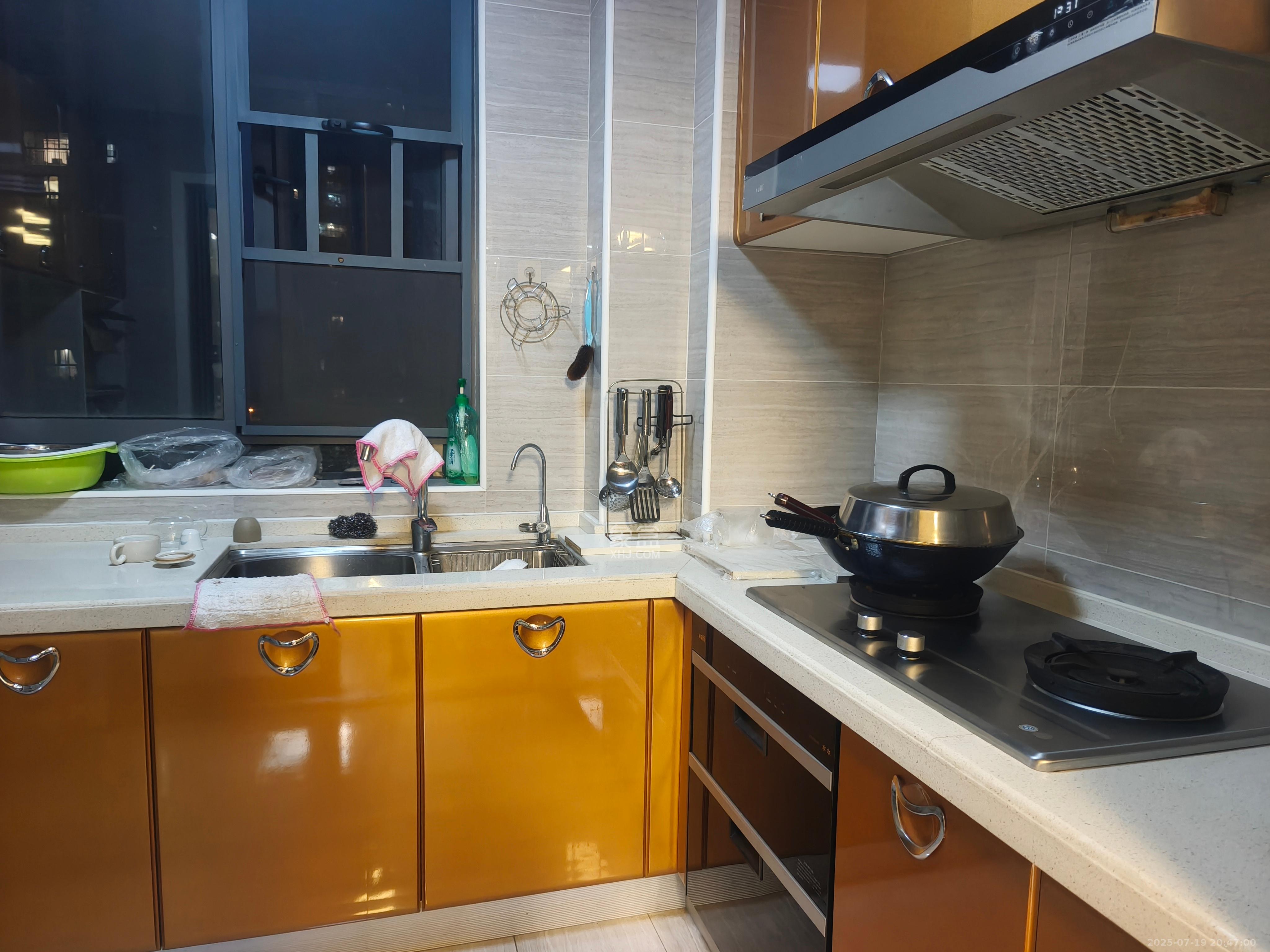 卓越蔚蓝海岸二期 3室2厅2卫 3600.0元/月 卓越蔚蓝海岸二期 3室2厅2卫 3600.0元/月室内图