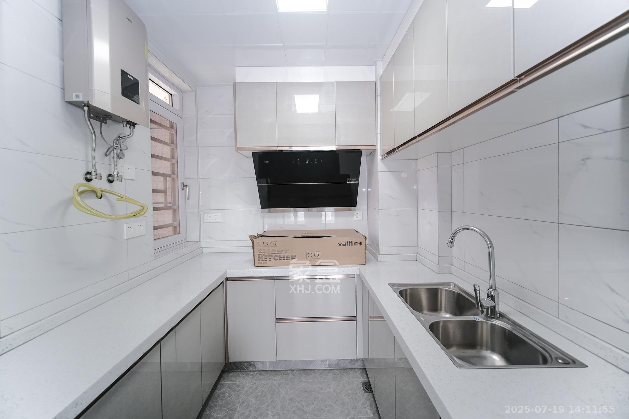 和悦城(蟠龙景苑)  3室2厅1卫    67.0万 和悦城(蟠龙景苑)  3室2厅1卫    67.0万厨房