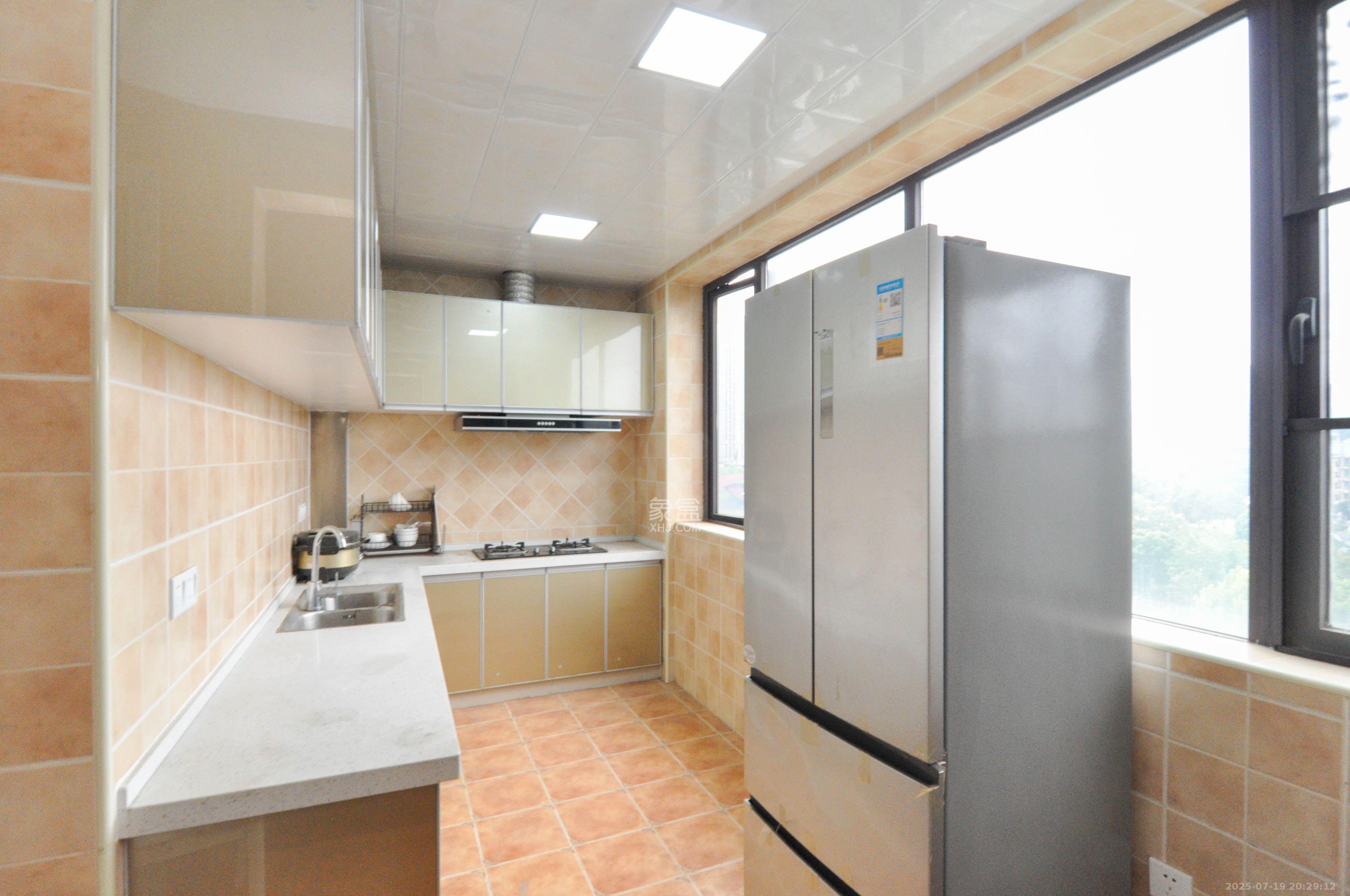 达美溪湖湾  5室2厅2卫    5000.0元/月室内图