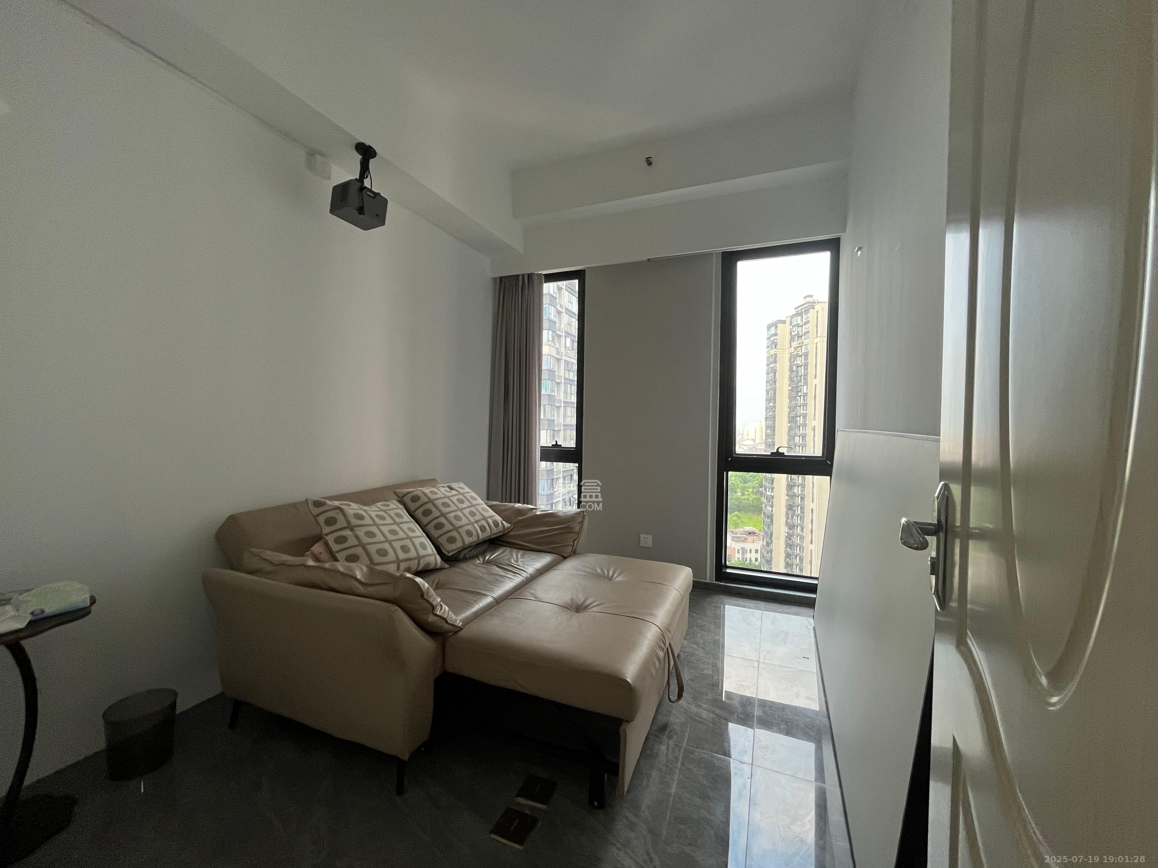 中建悦和城 4室1厅1卫 4500.0元/月 中建悦和城 4室1厅1卫 4500.0元/月室内图