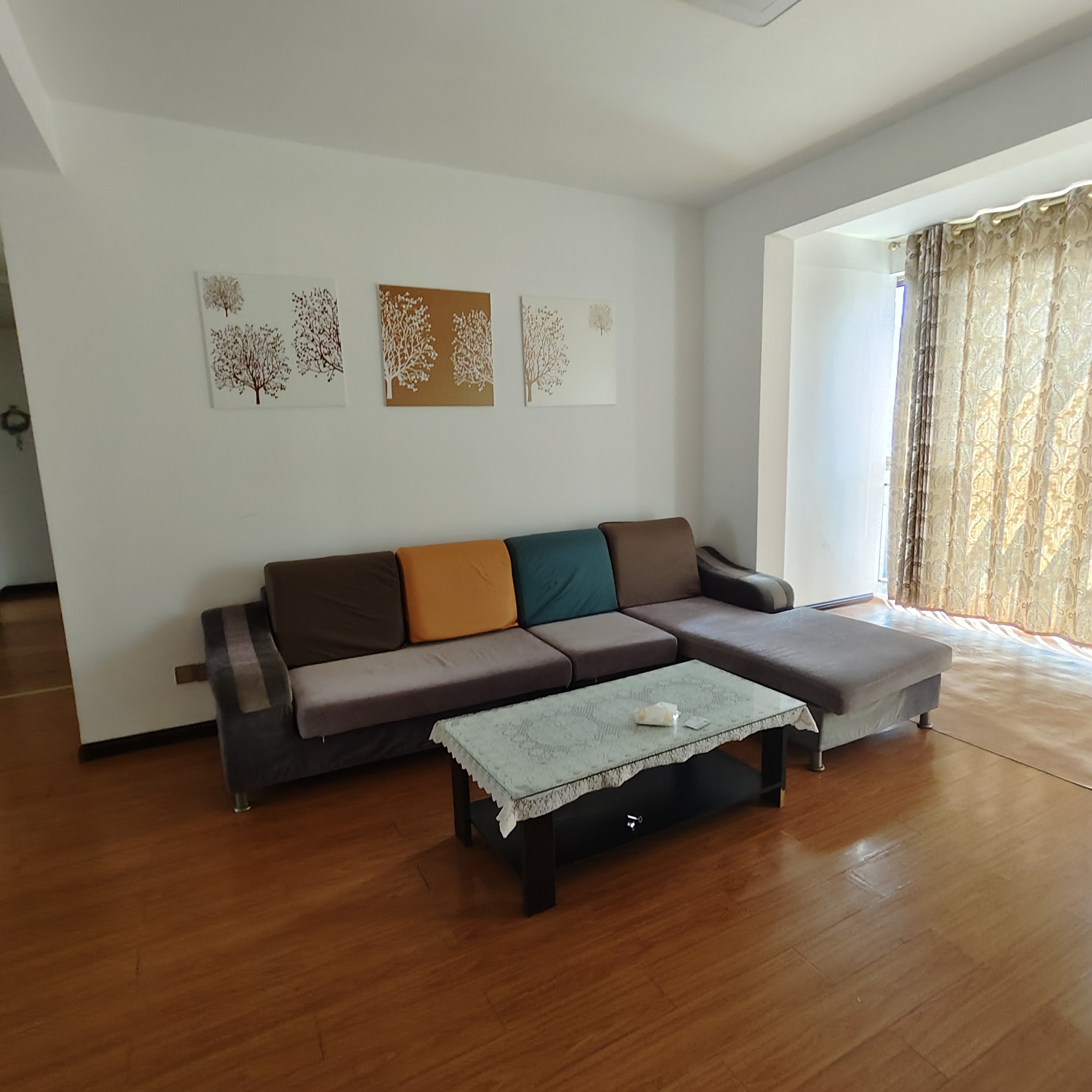 华新苑 3室2厅2卫 2000.0元/月 华新苑 3室2厅2卫 2000.0元/月室内图