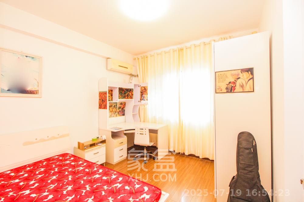 上海城小区  4室2厅2卫    2600.0元/月室内图