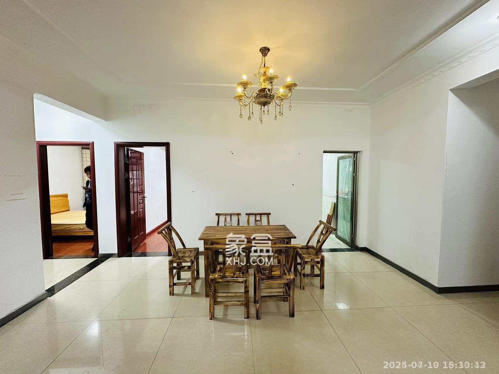 华雅林语苑 3室2厅2卫 2700.0元/月 华雅林语苑 3室2厅2卫 2700.0元/月室内图