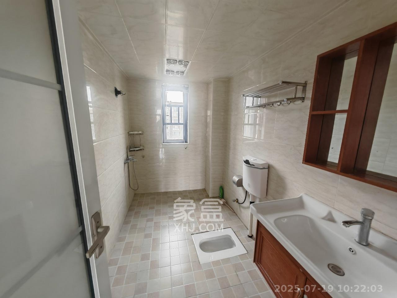 中建嘉和城  4室2厅2卫   2700.00元/月室内图