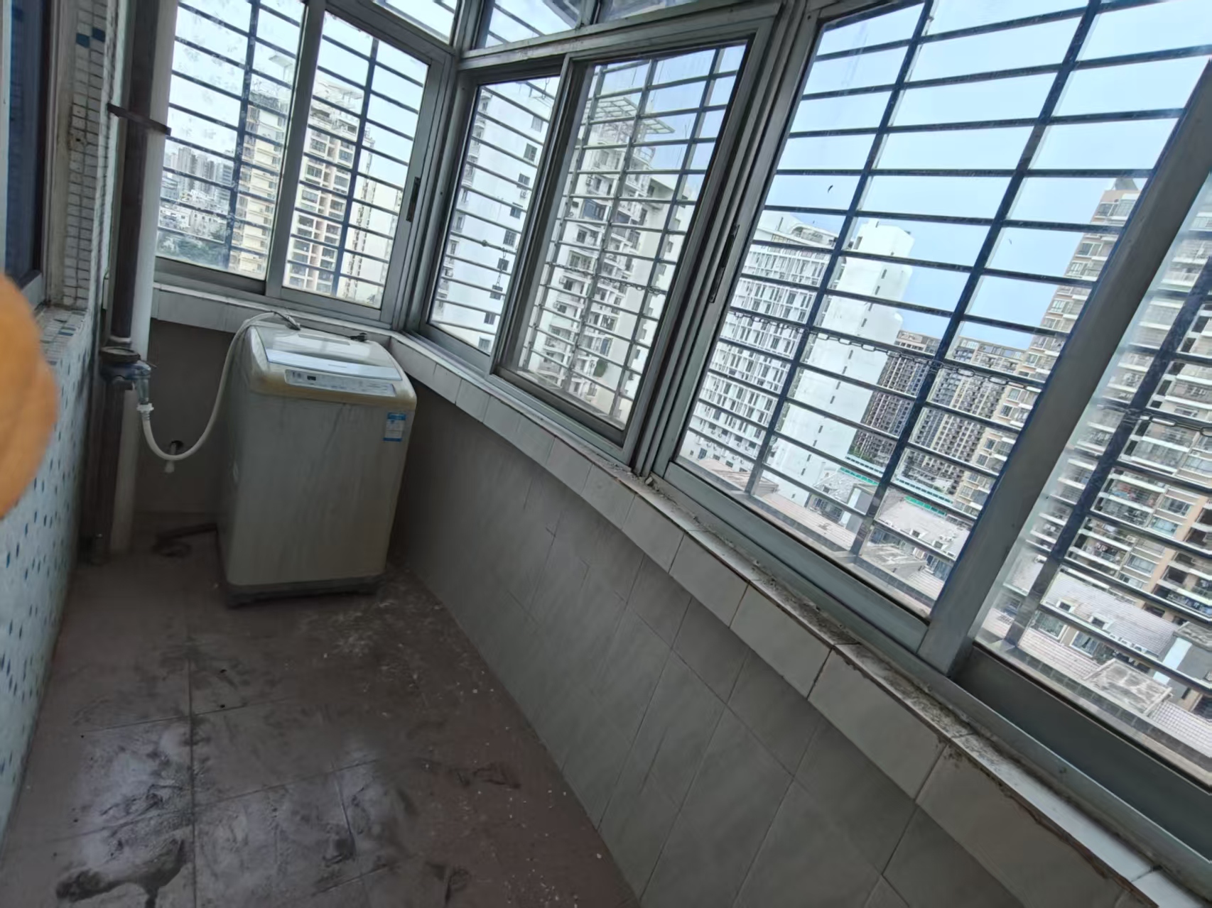 金座公寓(海南水监局宿舍) 4室2厅2卫 2300.0元/月 金座公寓(海南水监局宿舍) 4室2厅2卫 2300.0元/月室内图