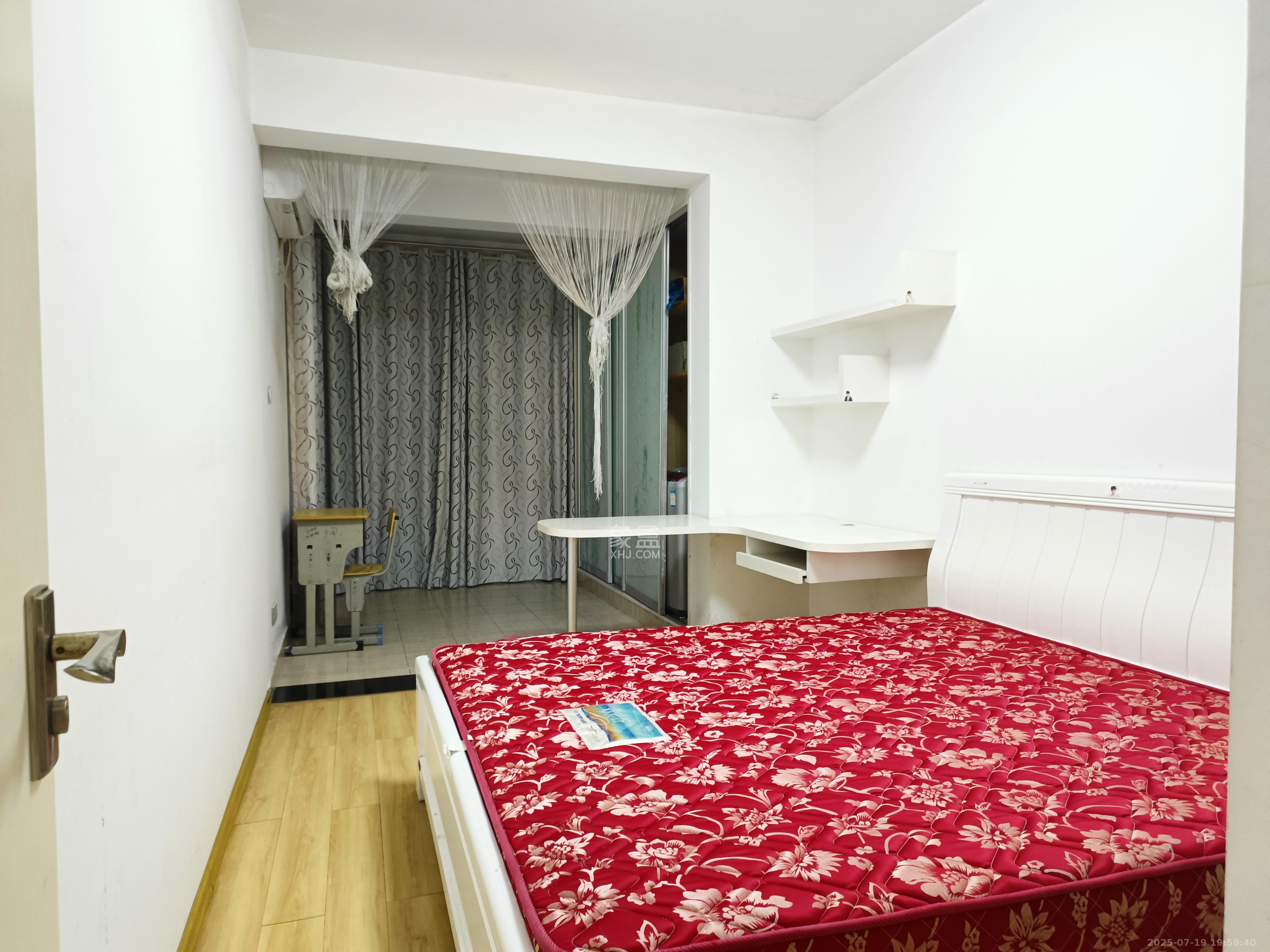 东城名苑 3室2厅2卫 1700.0元/月 东城名苑 3室2厅2卫 1700.0元/月室内图