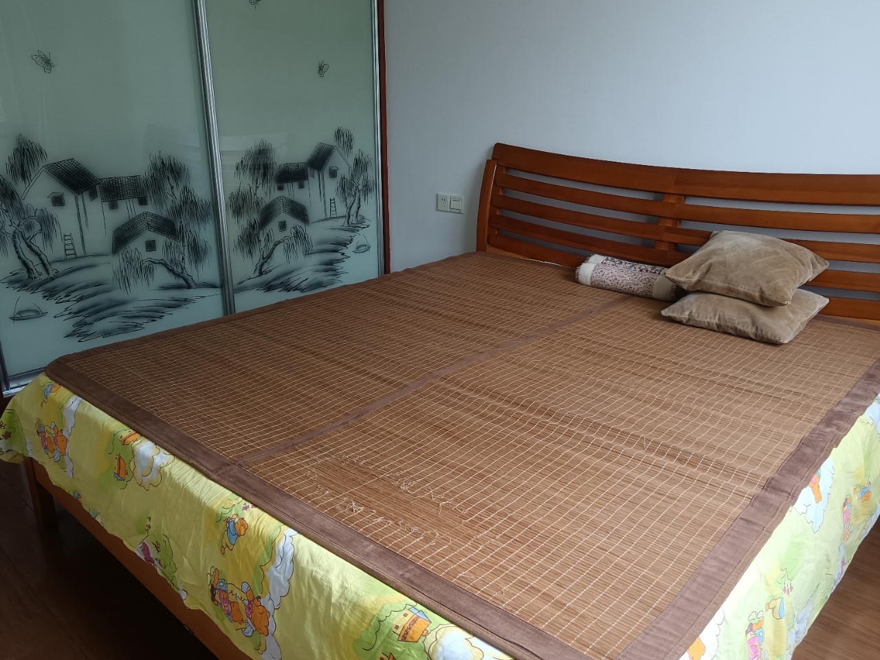 精锐华府(精锐华庭) 3室2厅2卫 1280.0元/月 精锐华府(精锐华庭) 3室2厅2卫 1280.0元/月室内图