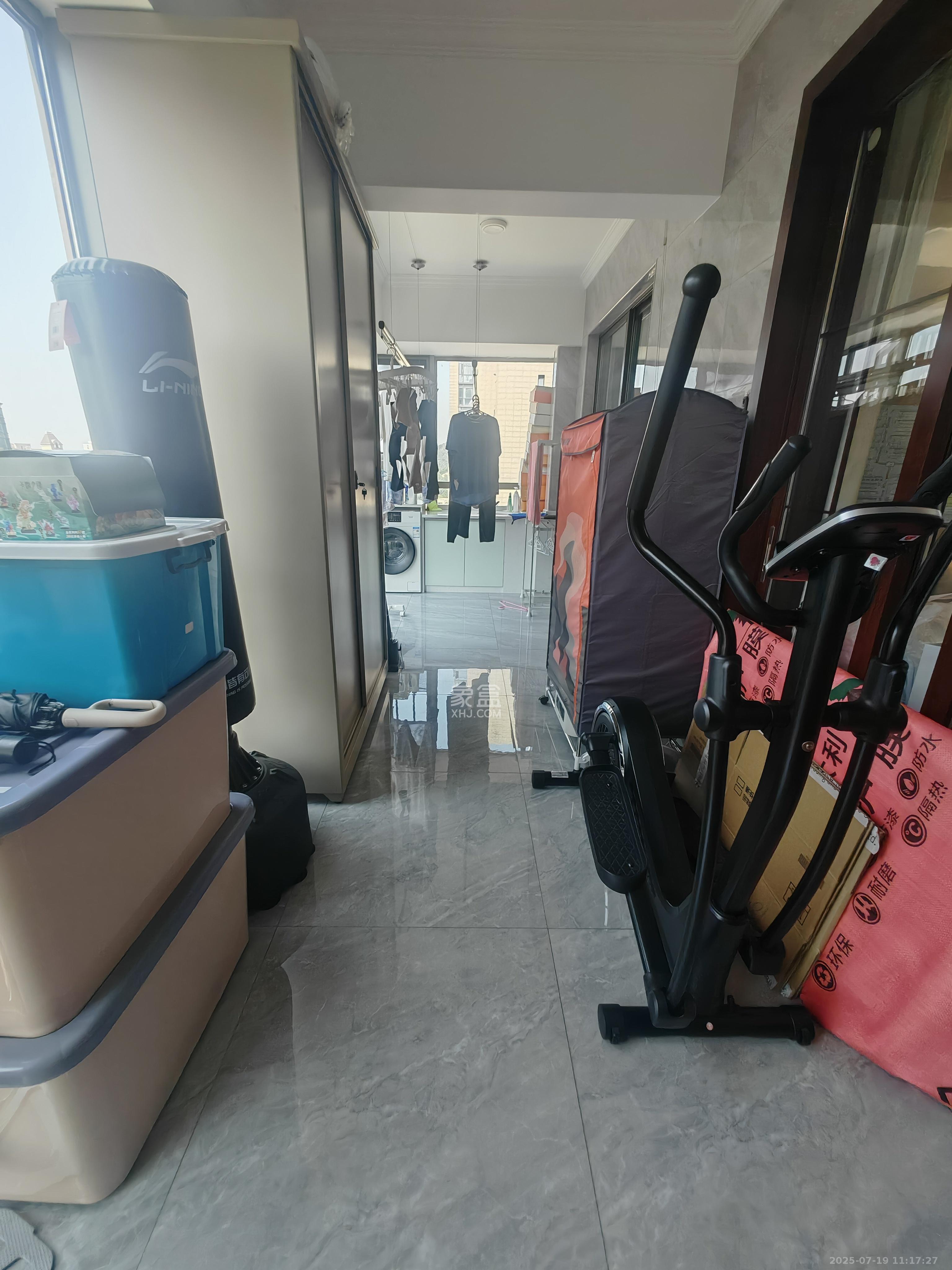 万象府台  3室2厅2卫   3800.00元/月室内图
