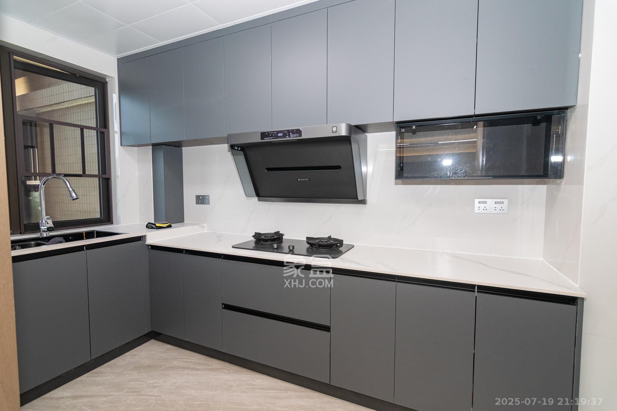 润和美郡(润和紫郡五期)  4室2厅2卫    135.0万 润和美郡(润和紫郡五期)  4室2厅2卫    135.0万厨房