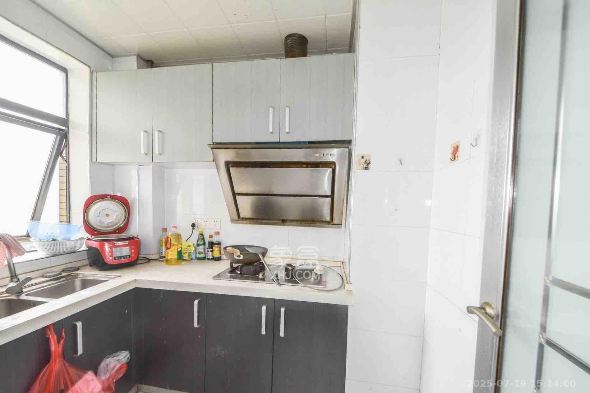 都市兰亭 3室2厅1卫 2000.0元/月 都市兰亭 3室2厅1卫 2000.0元/月室内图