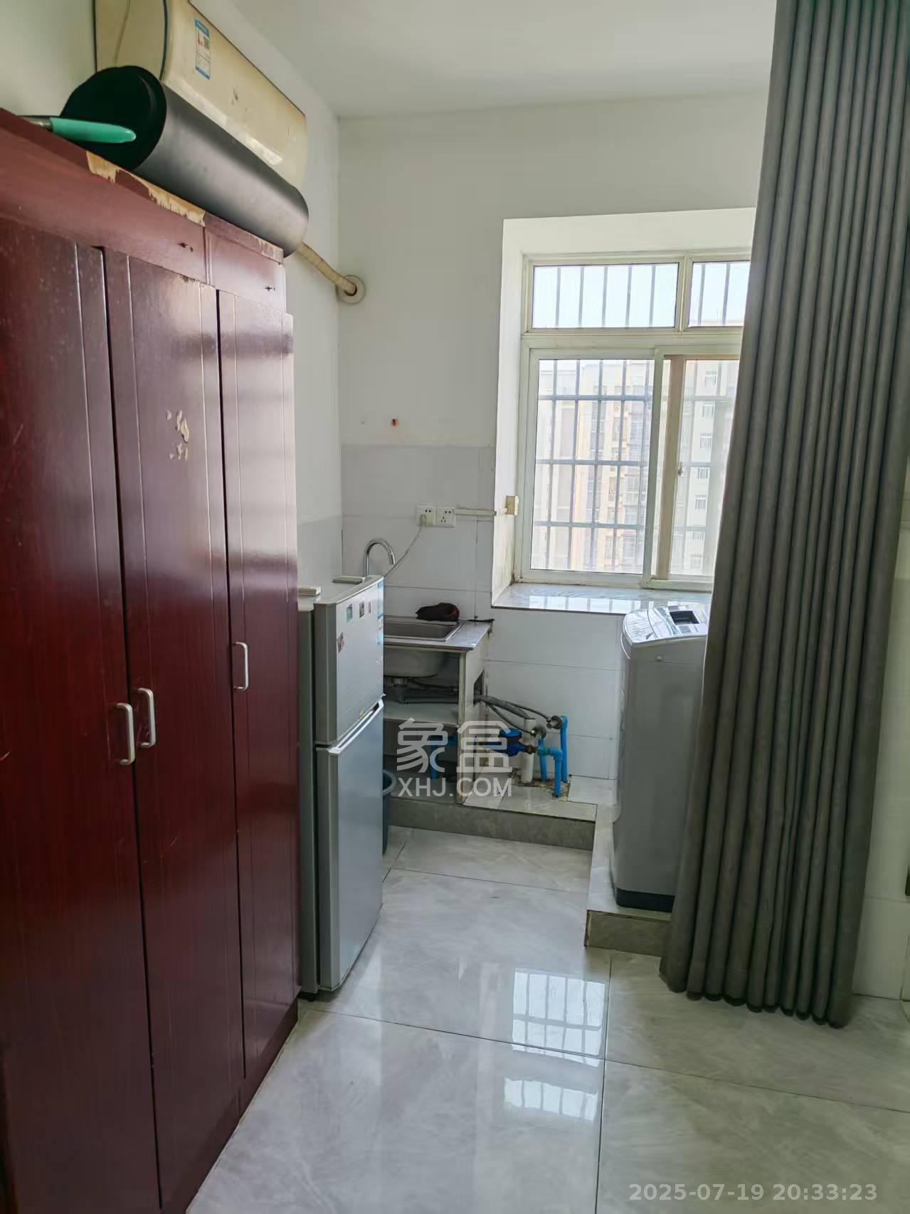 洋湖景园 1室0厅0卫 1000.0元/月 洋湖景园 1室0厅0卫 1000.0元/月室内图