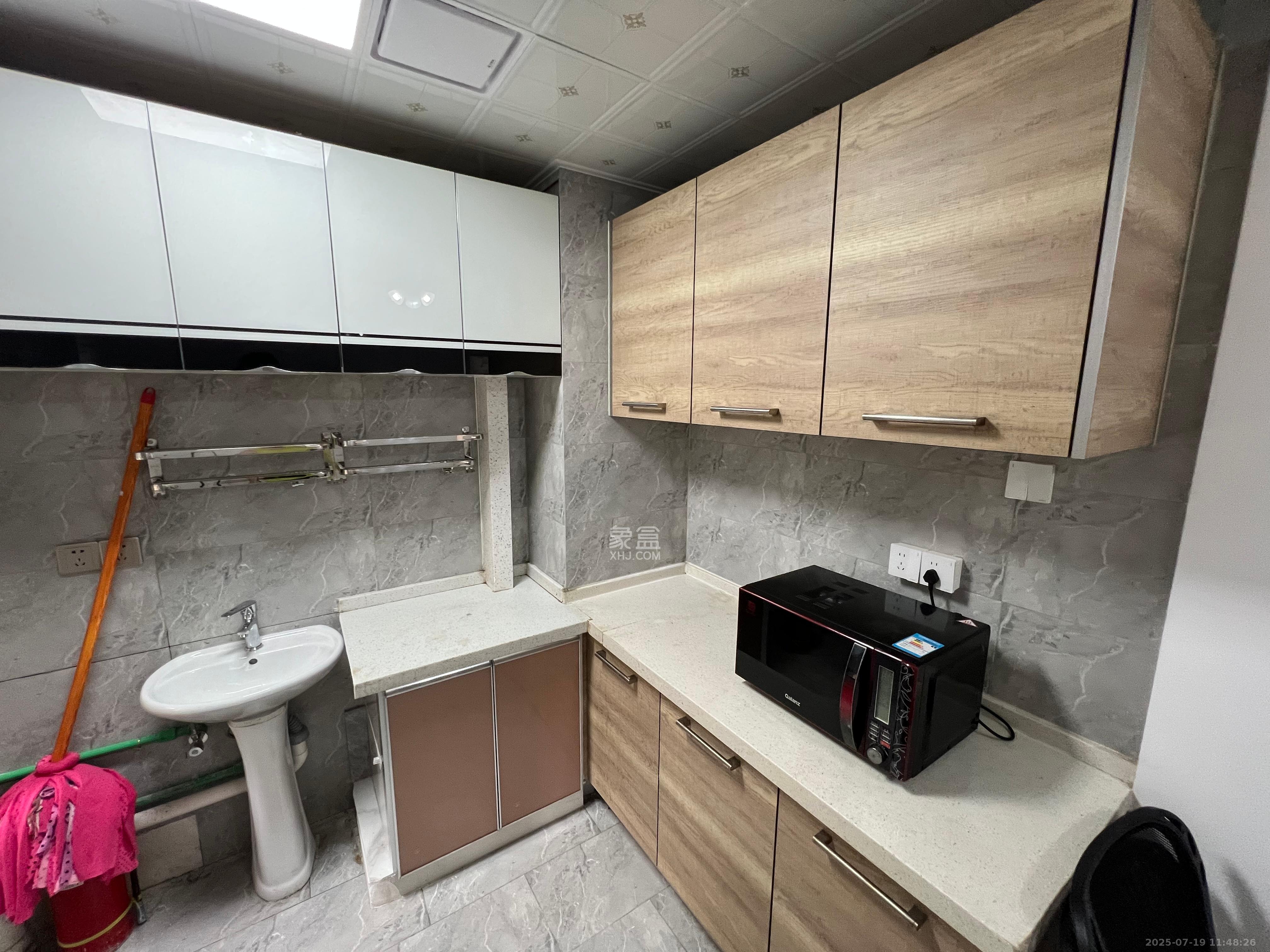 悦湖山 1室1厅1卫 1100.0元/月 悦湖山 1室1厅1卫 1100.0元/月室内图