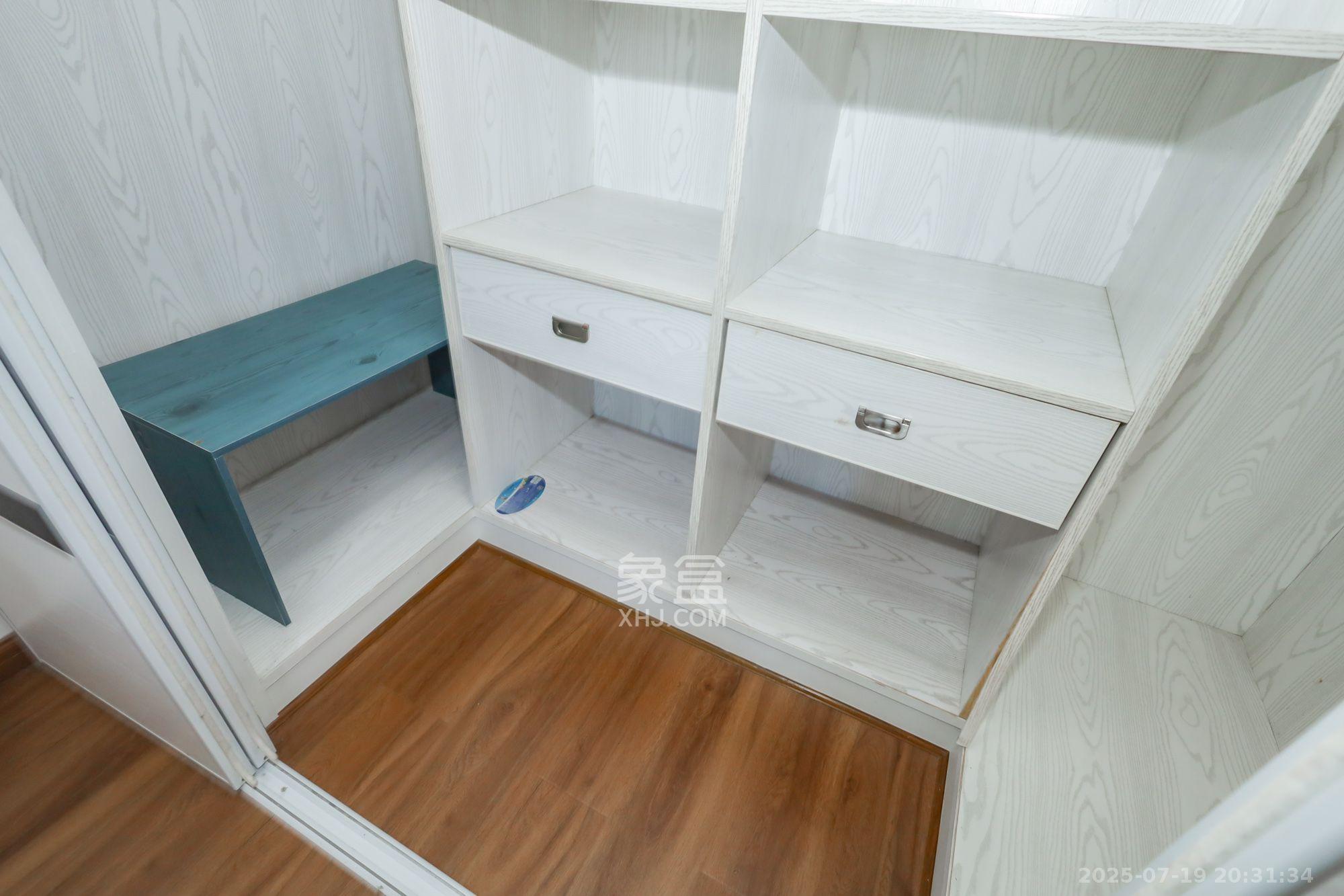 世茂外滩里(世茂铂翠湾三期) 4室2厅2卫 4500.0元/月 世茂外滩里(世茂铂翠湾三期) 4室2厅2卫 4500.0元/月室内图