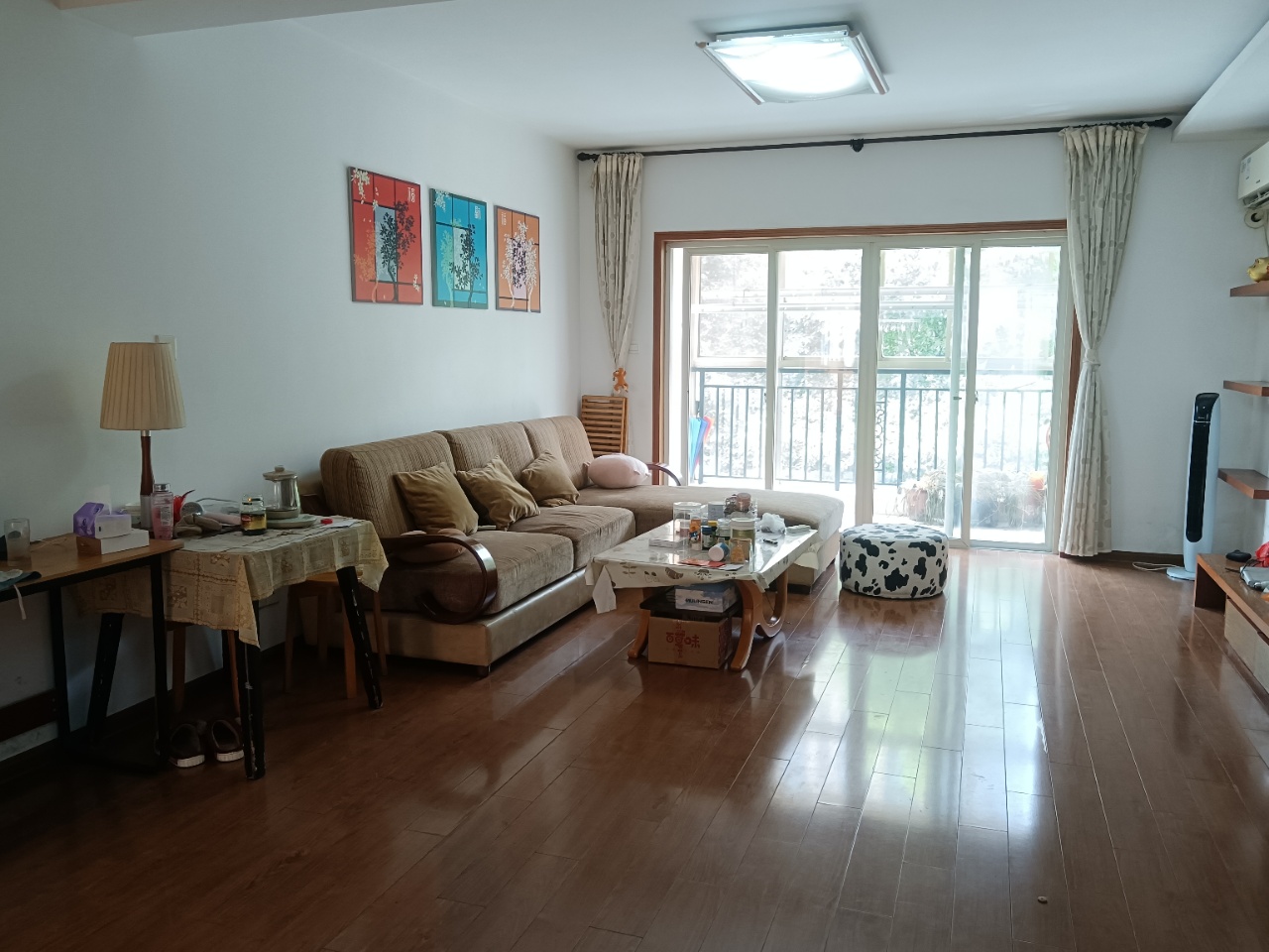 精锐华府(精锐华庭) 3室2厅2卫 1280.0元/月 精锐华府(精锐华庭) 3室2厅2卫 1280.0元/月室内图