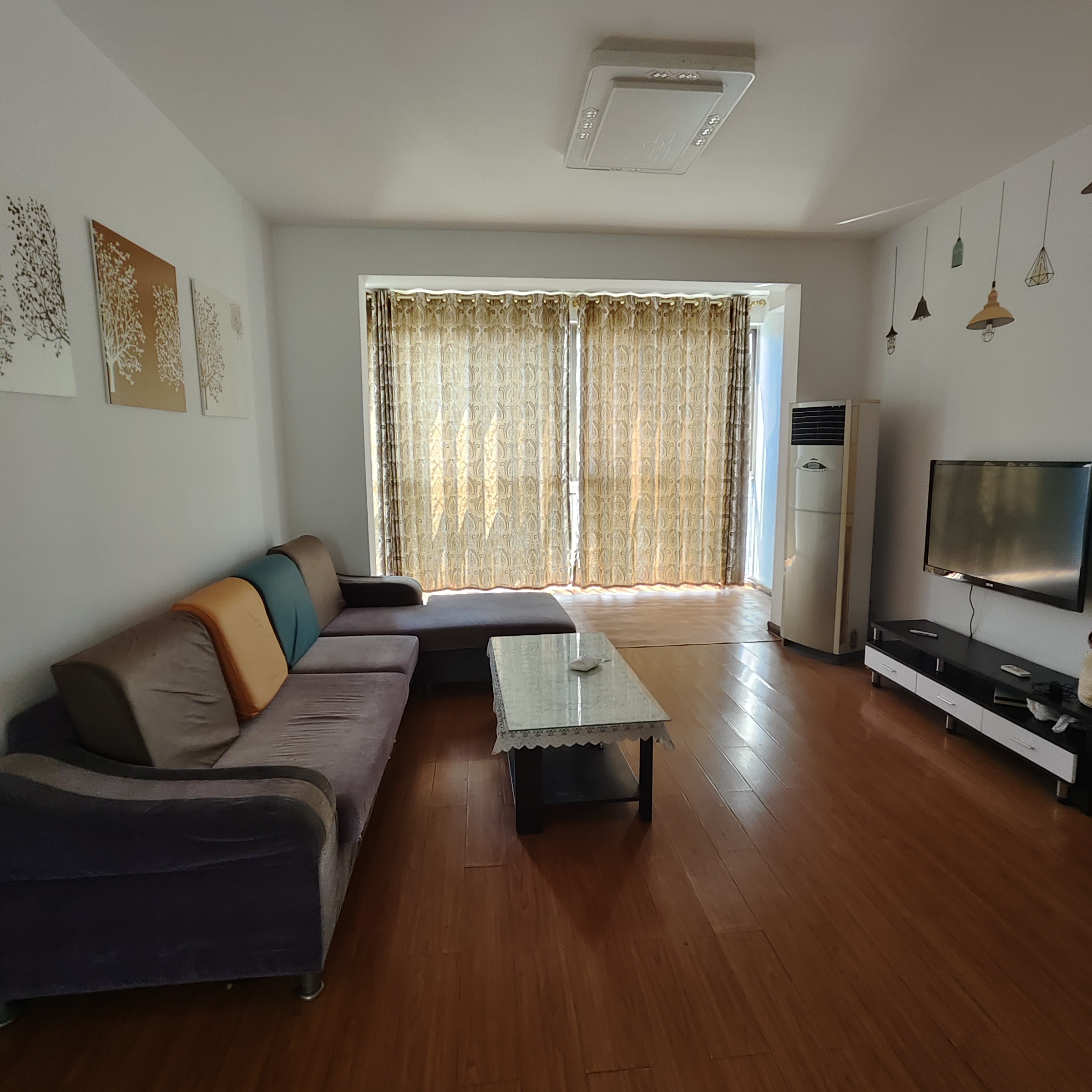 华新苑 3室2厅2卫 2000.0元/月 华新苑 3室2厅2卫 2000.0元/月室内图