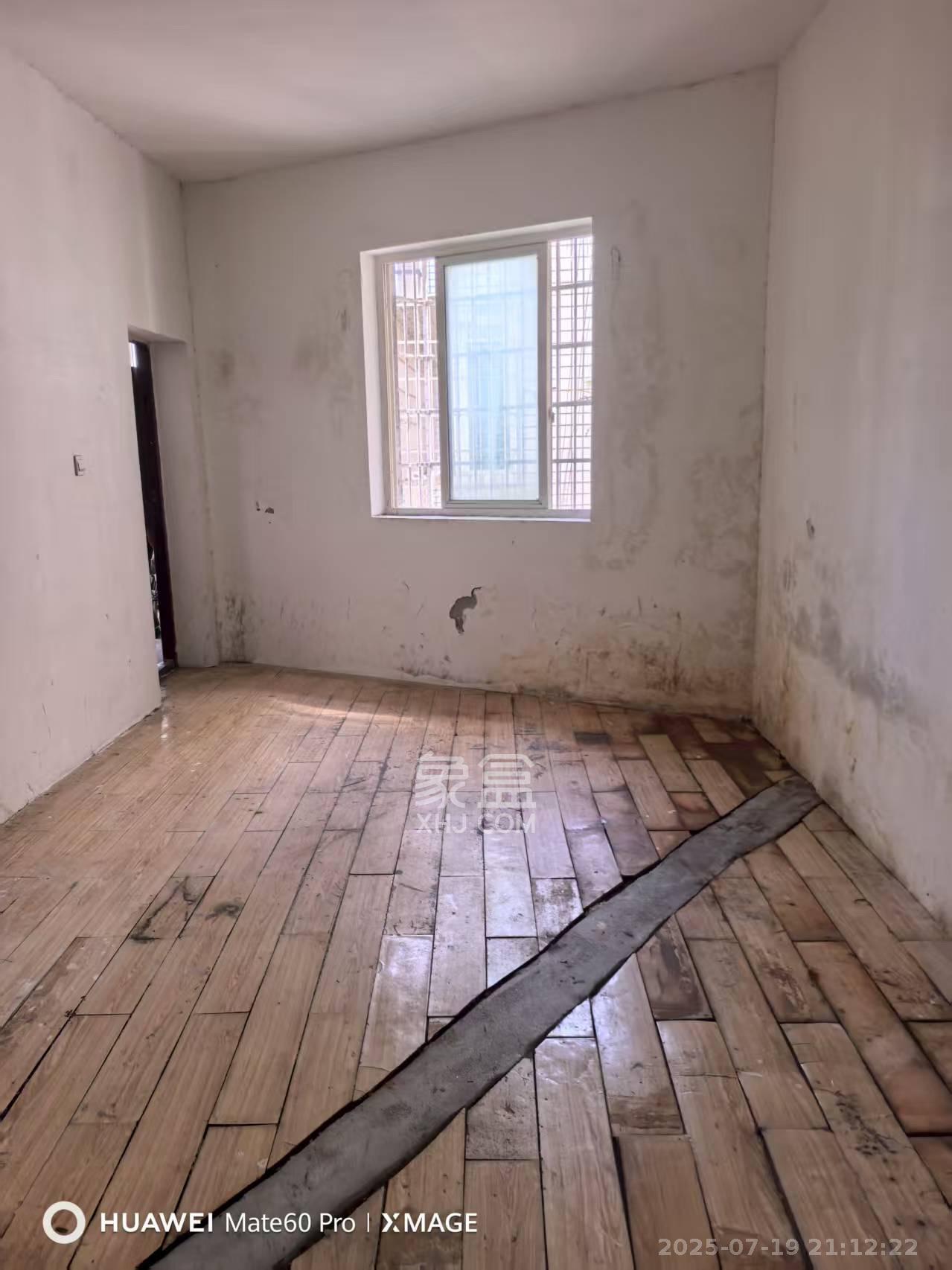 思进大厦 1室2厅2卫 3600.0元/月 思进大厦 1室2厅2卫 3600.0元/月室内图