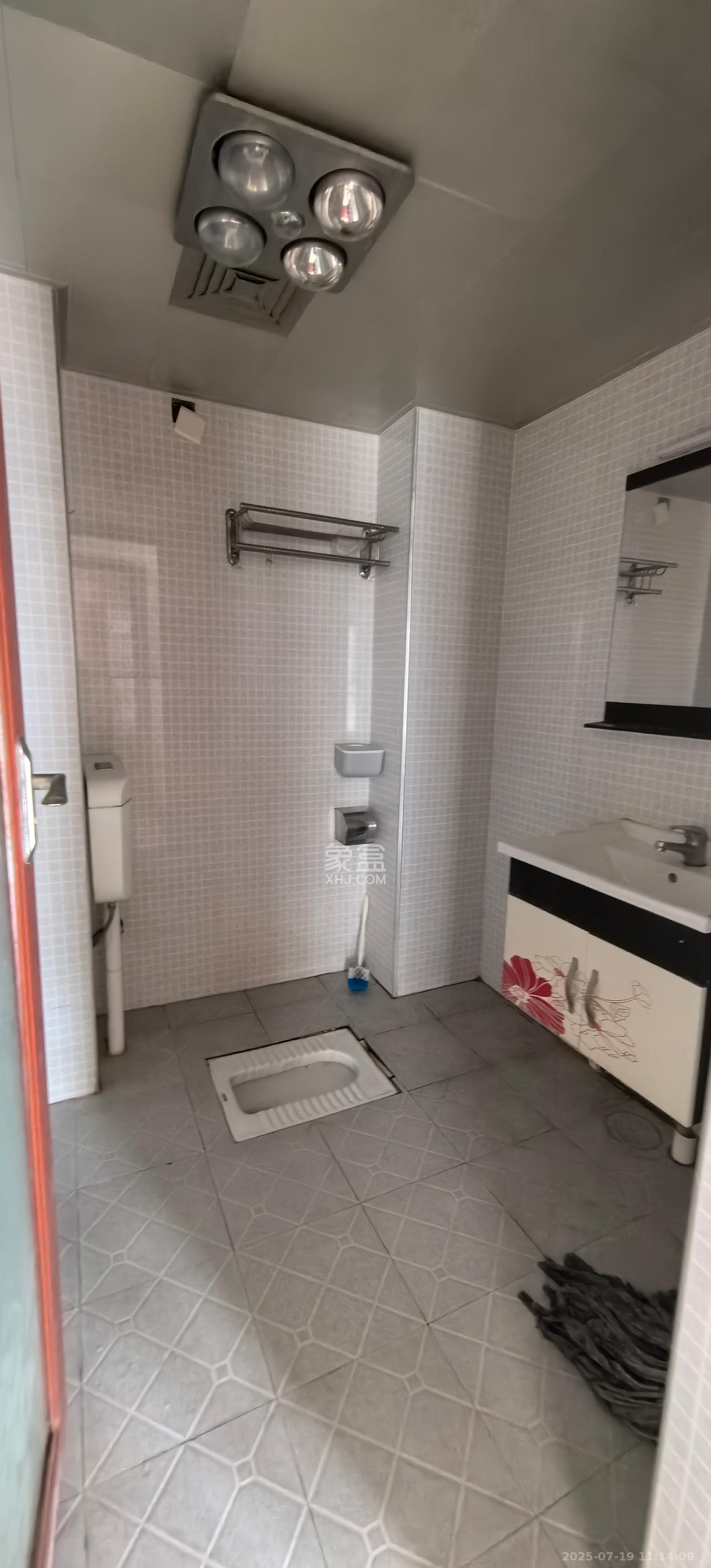 茂华国际湘 1室2厅1卫 2200.0元/月 茂华国际湘 1室2厅1卫 2200.0元/月室内图