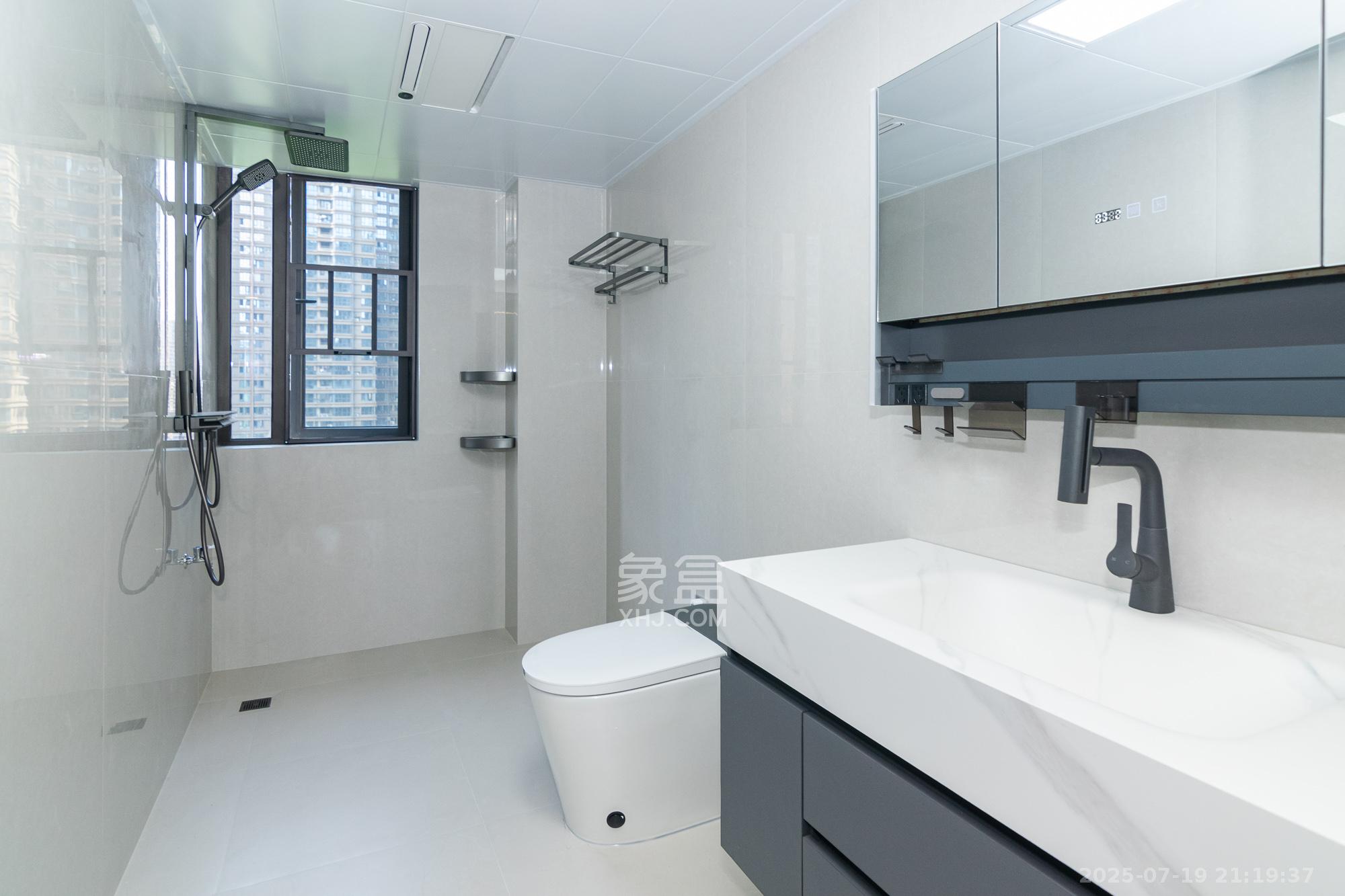 润和美郡(润和紫郡五期)  4室2厅2卫    135.0万 润和美郡(润和紫郡五期)  4室2厅2卫    135.0万卫生间