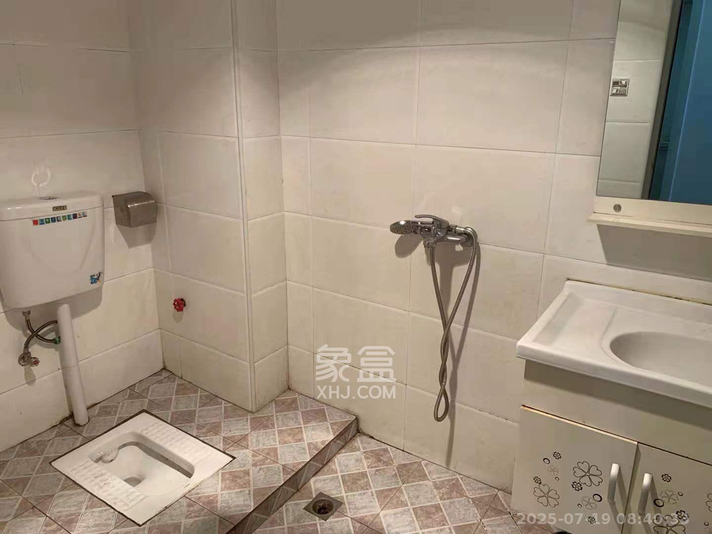 双湾国际（湘江御景花园）  3室2厅2卫    2300.0元/月室内图