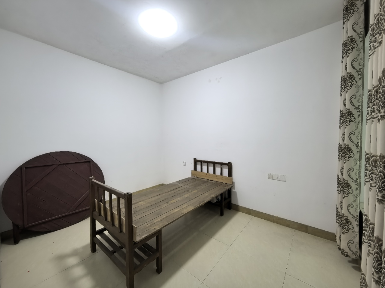 国色天香 2室2厅1卫 35.8万 国色天香 2室2厅1卫 35.8万客厅