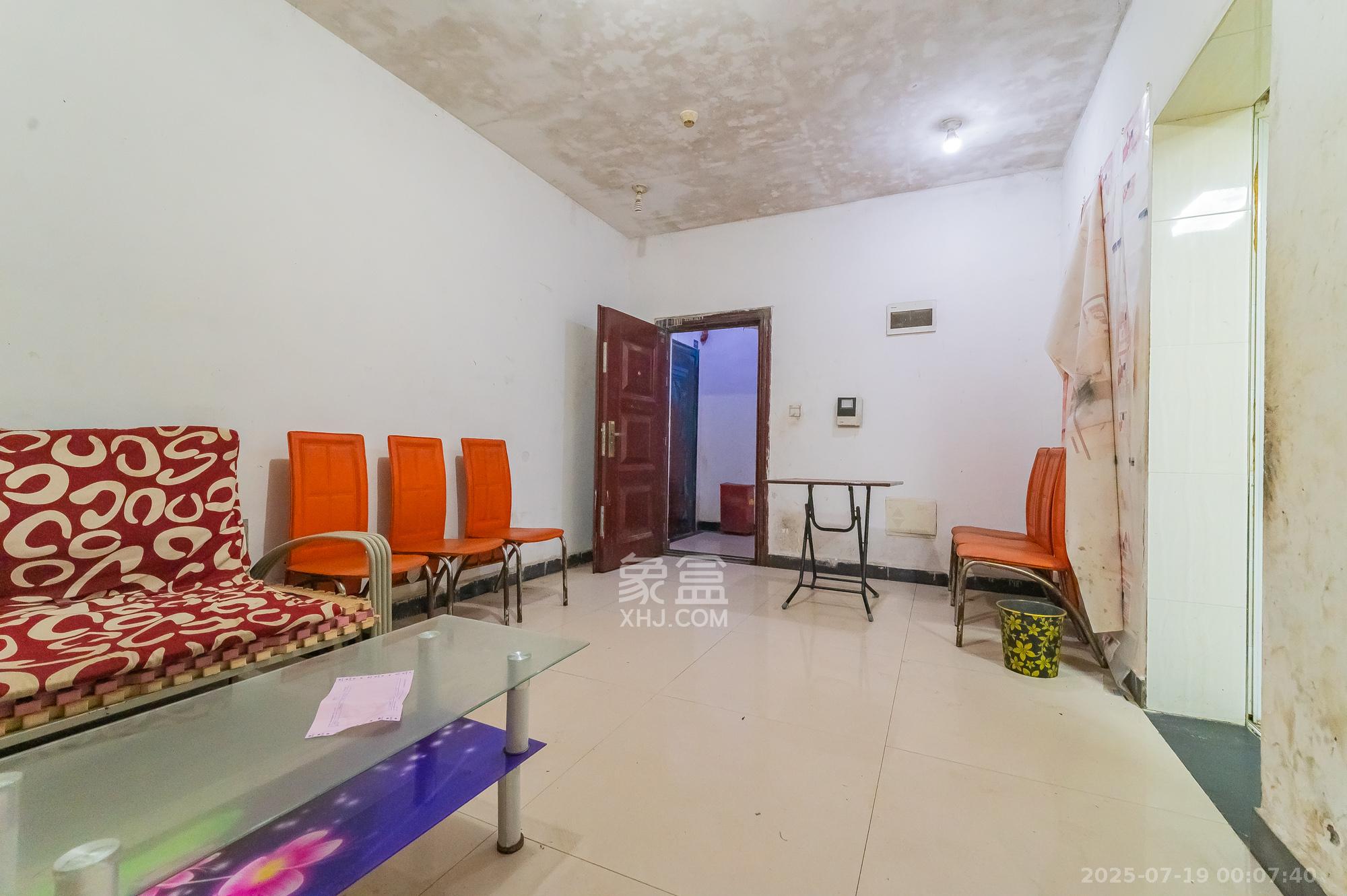 圆梦康乐城  1室1厅1卫    22.8万 圆梦康乐城  1室1厅1卫    22.8万客厅