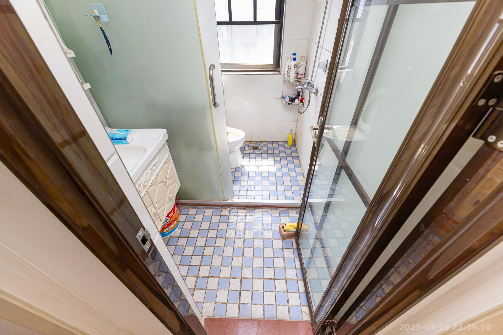 润和之悦(金泽园) 3室2厅1卫 75.0万 润和之悦(金泽园) 3室2厅1卫 75.0万卫生间