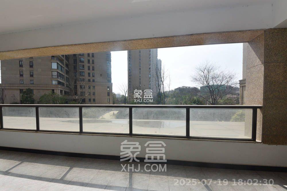 中建江山壹号  4室2厅2卫   7700.00元/月室内图