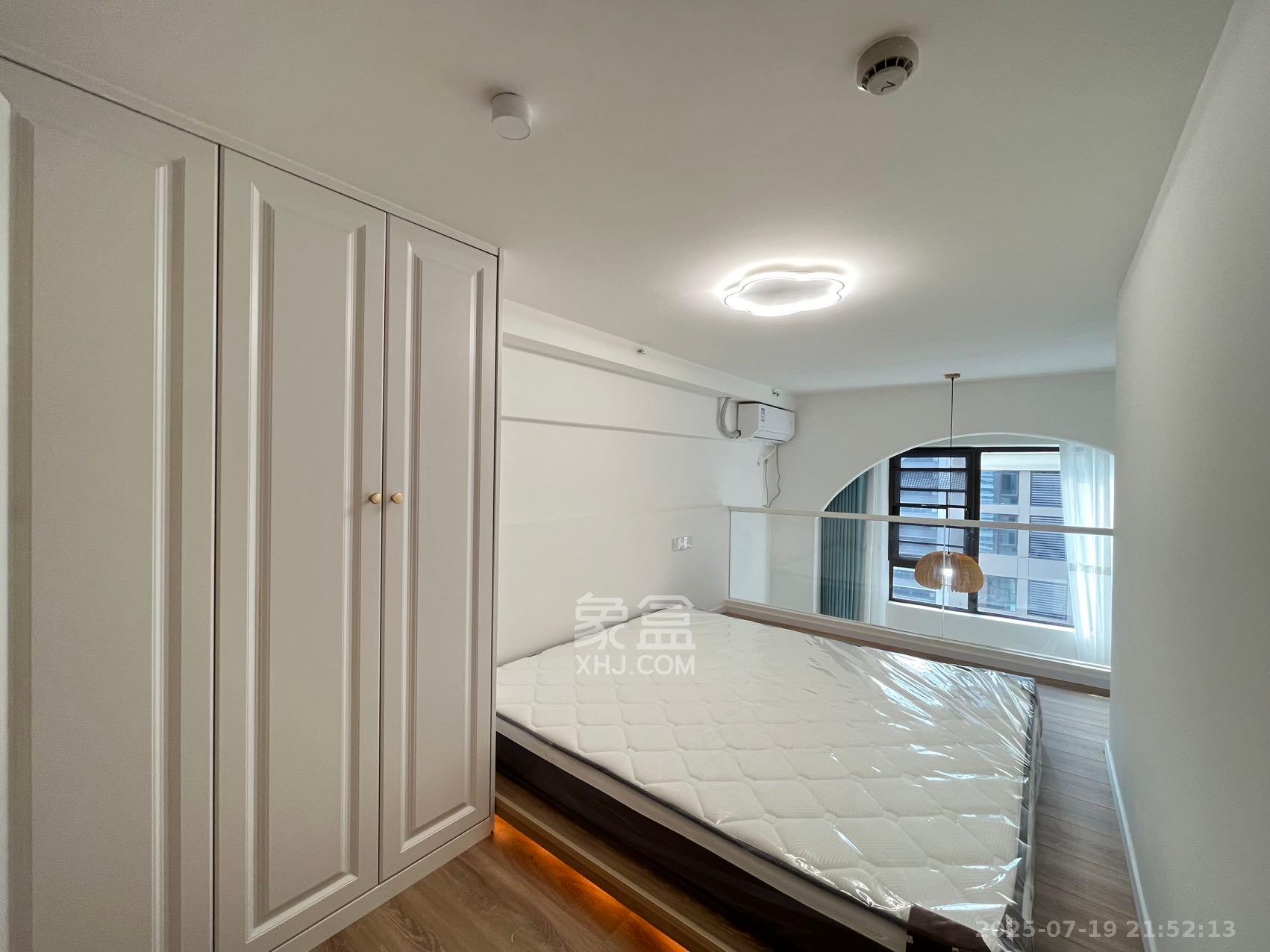 卓越江岸 1室0厅0卫 2600.0元/月 卓越江岸 1室0厅0卫 2600.0元/月室内图